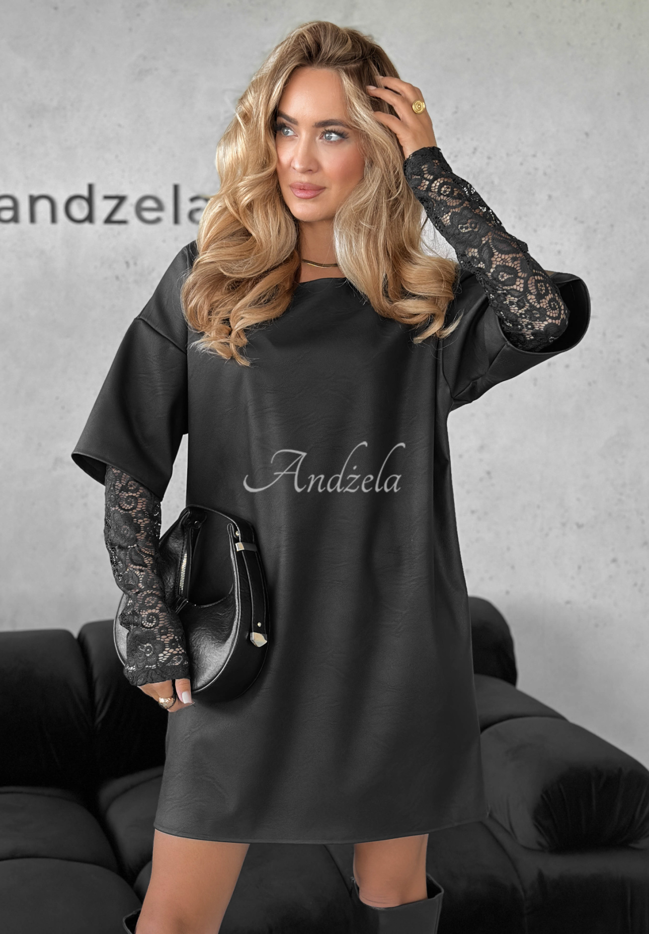 Oversize-Lederkleid mit Spitzenärmeln End Of That Schwarz
