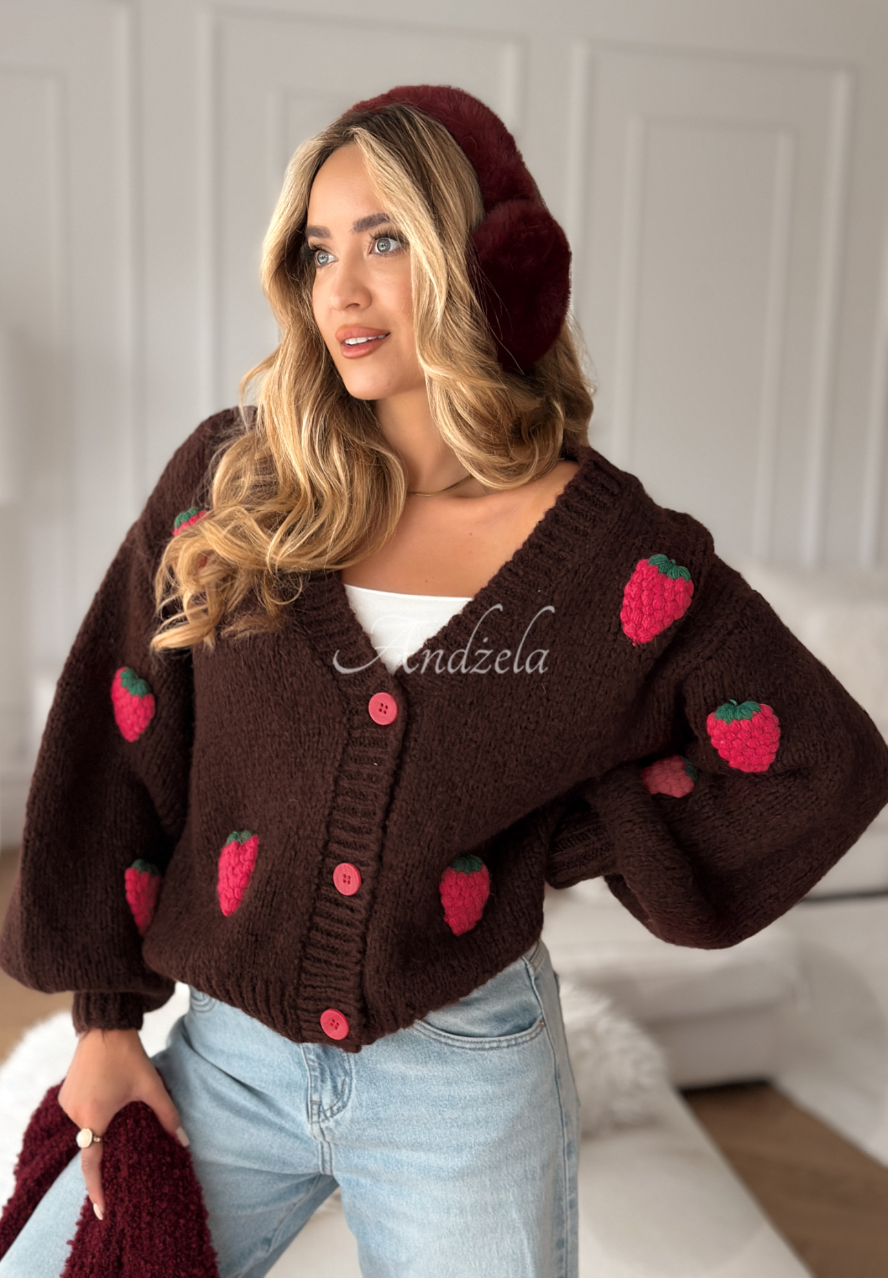 Geknöpfte Strickjacke Berry Lover Schokoladenbraun