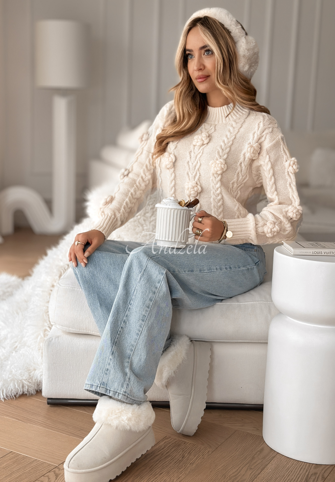 Viskose-Dekorstrickpullover mit Blumen Flowery Mimosa Beige