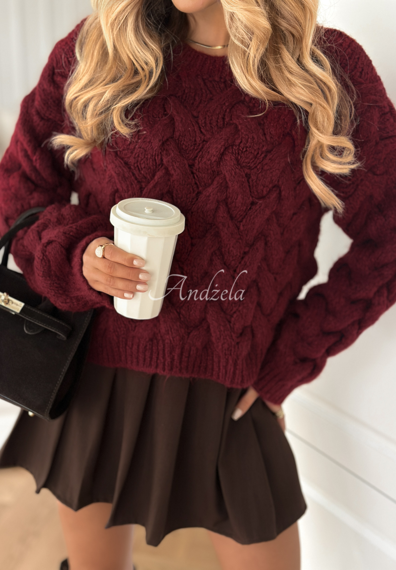 Kurzer Pullover mit dekorativem Strickmuster mit Wolle und Viskose Hugging Me Burgunderrot