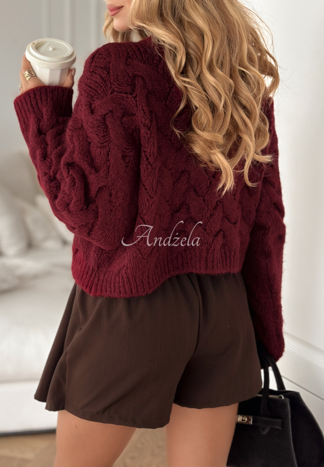 Kurzer Pullover mit dekorativem Strickmuster mit Wolle und Viskose Hugging Me Burgunderrot
