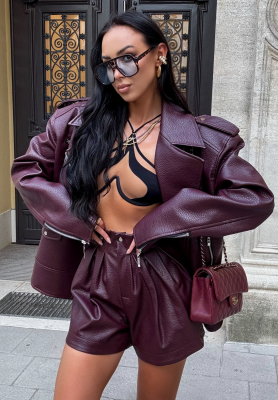 Kurze Shorts aus Kunstleder La Milla Back To Me Burgund