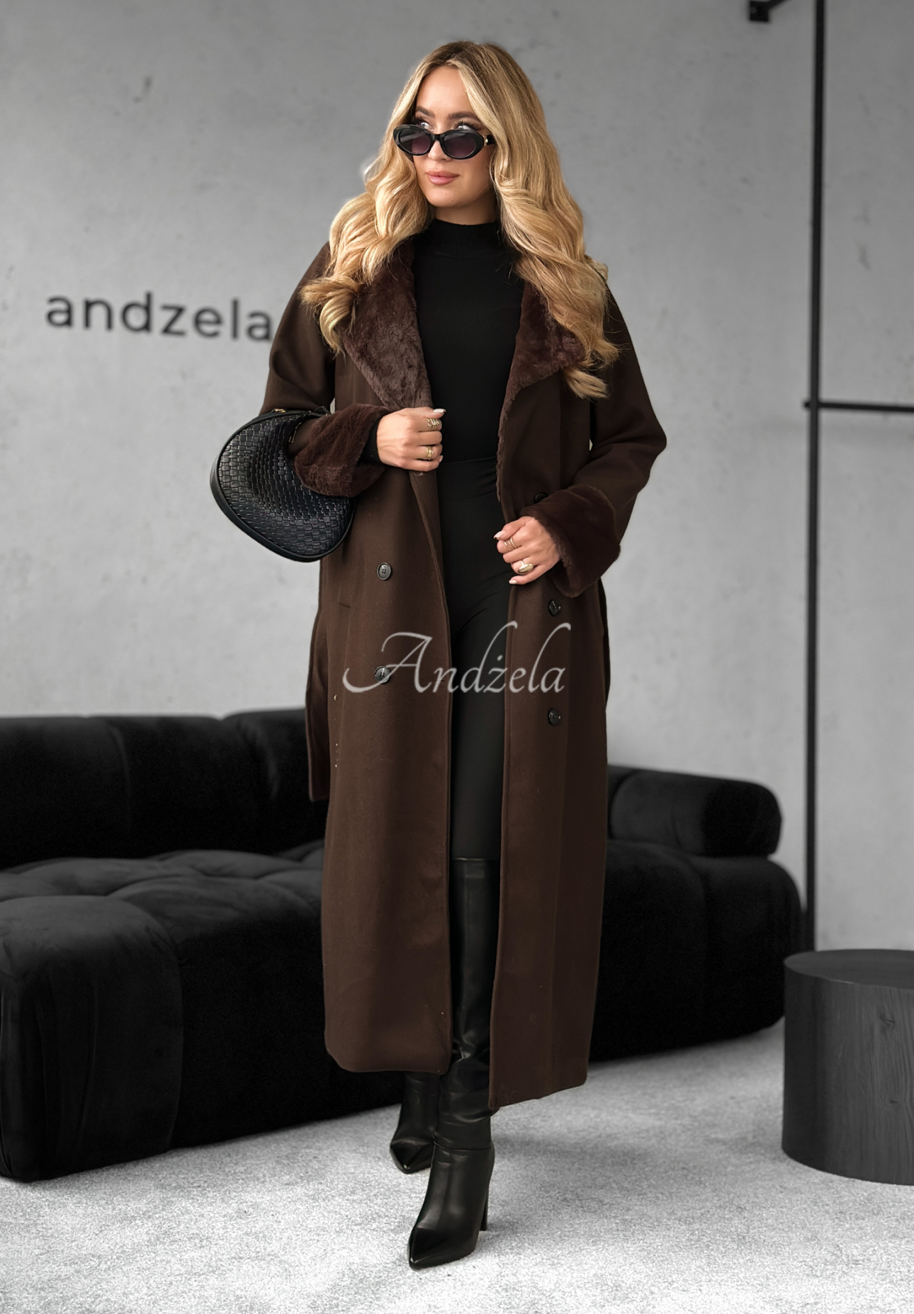 Langer Mantel mit Fell Not My Fault Schokoladenbraun