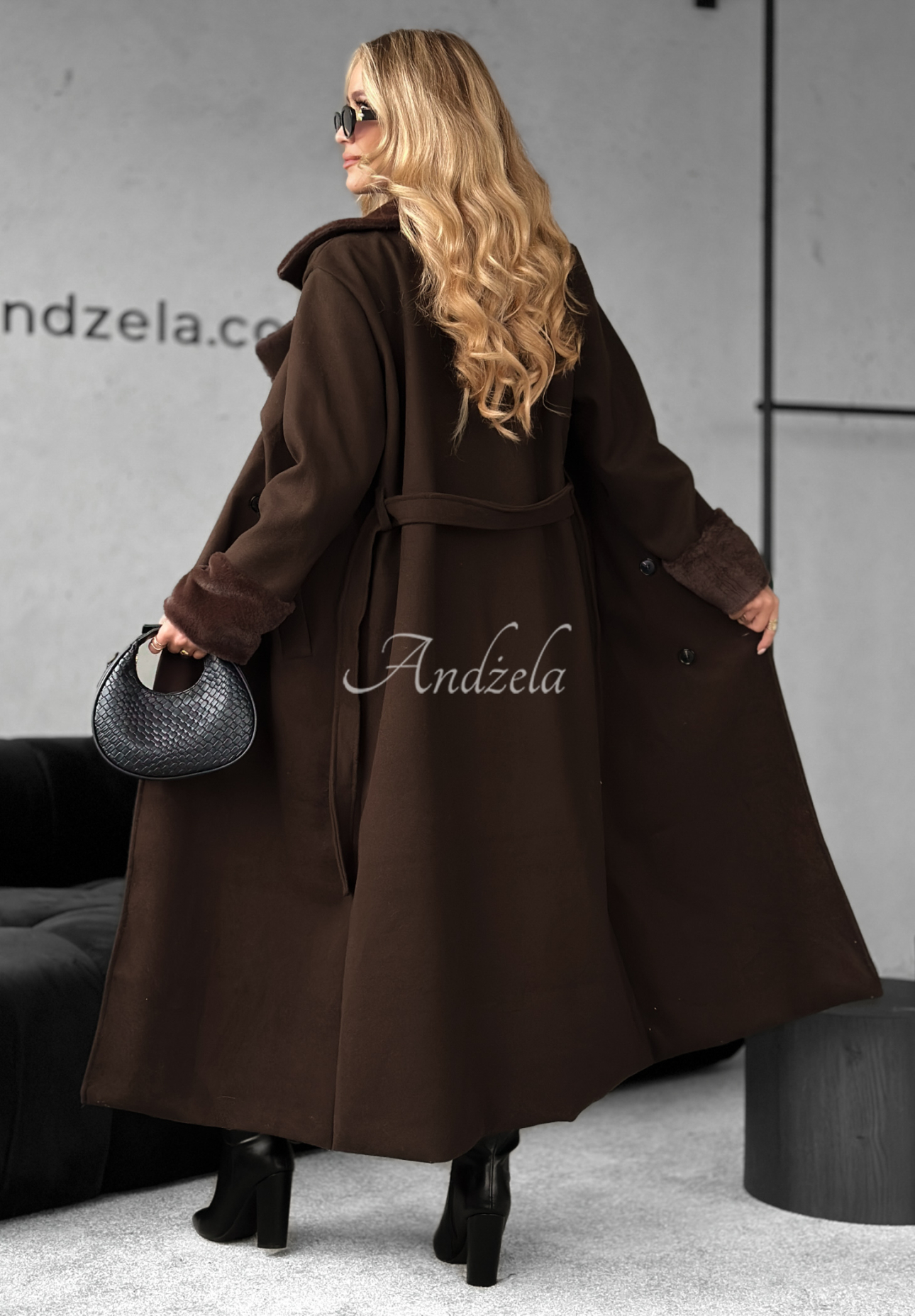 Langer Mantel mit Fell Not My Fault Schokoladenbraun