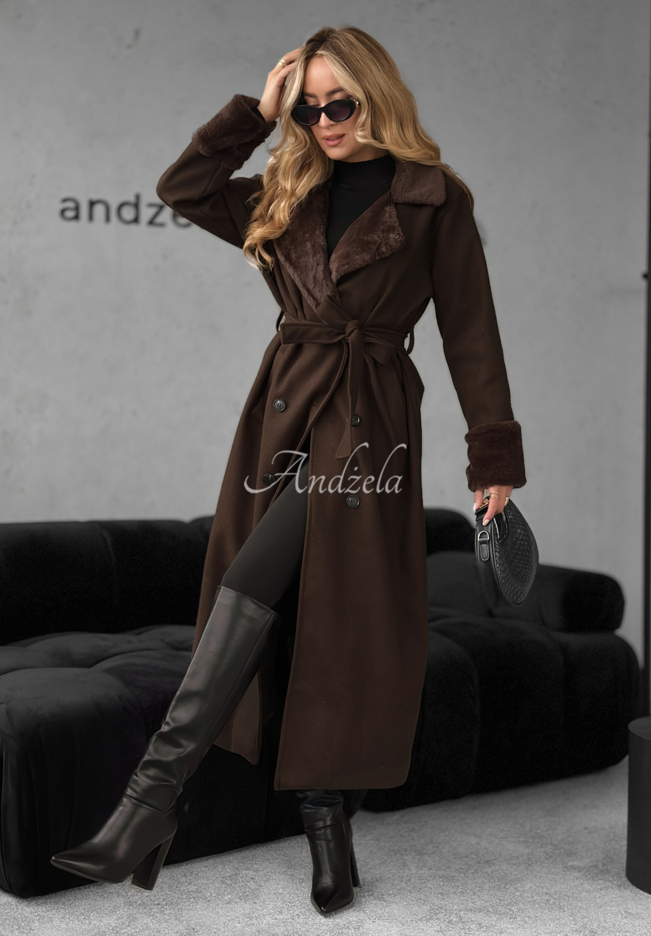 Langer Mantel mit Fell Not My Fault Schokoladenbraun