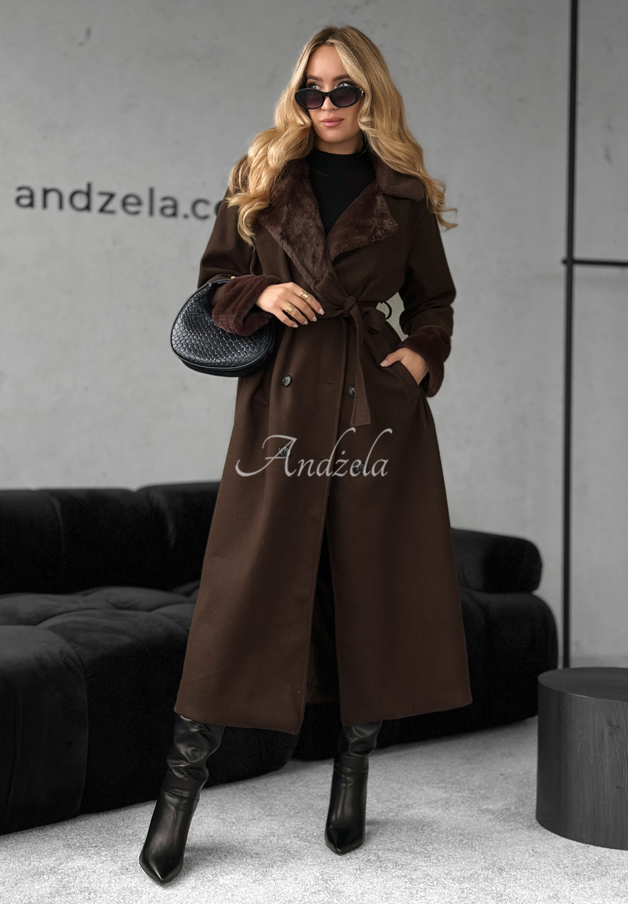 Langer Mantel mit Fell Not My Fault Schokoladenbraun