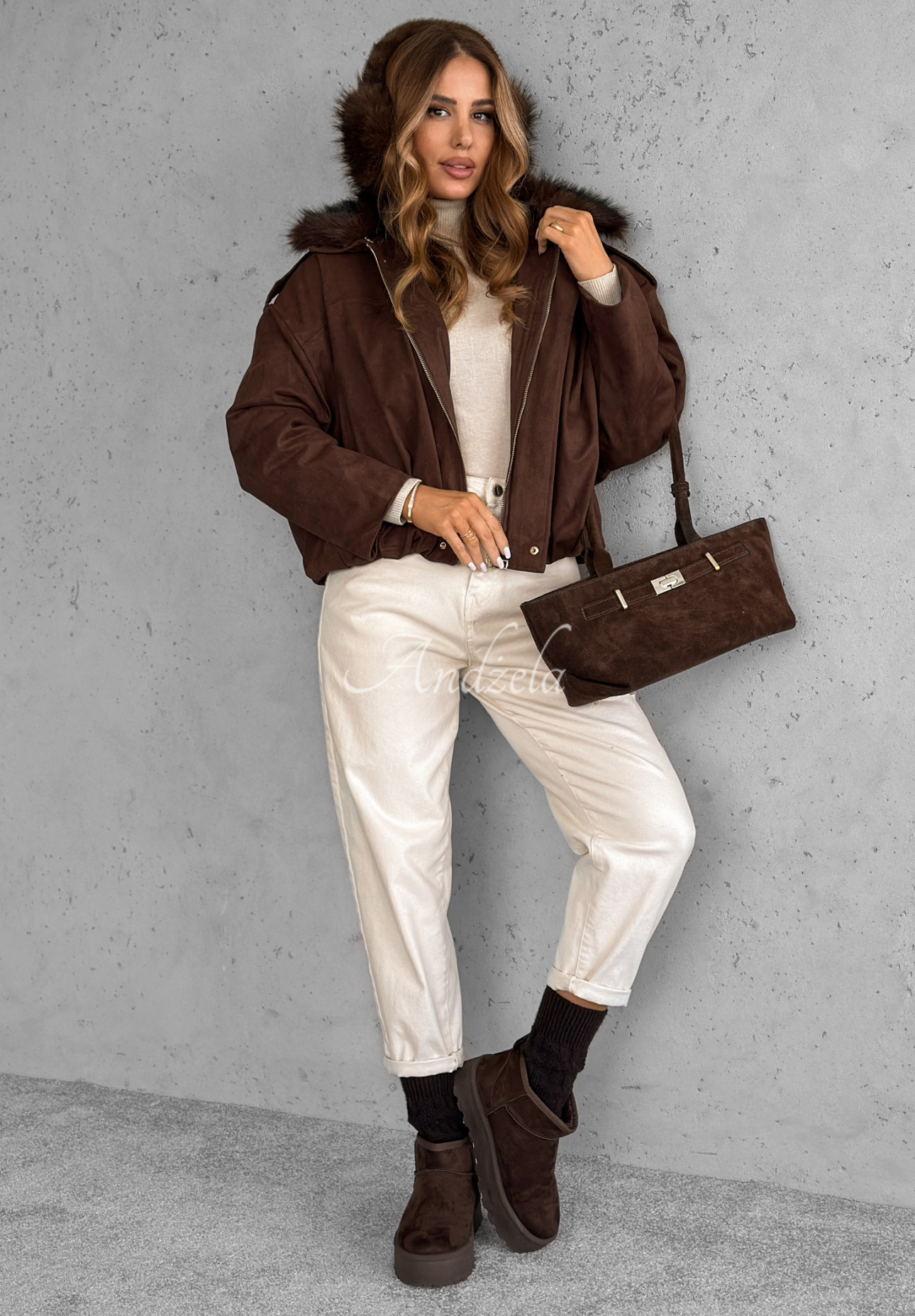 Kurze Wildlederjacke mit Pelzbesatz Snuggle In Schokoladenbraun