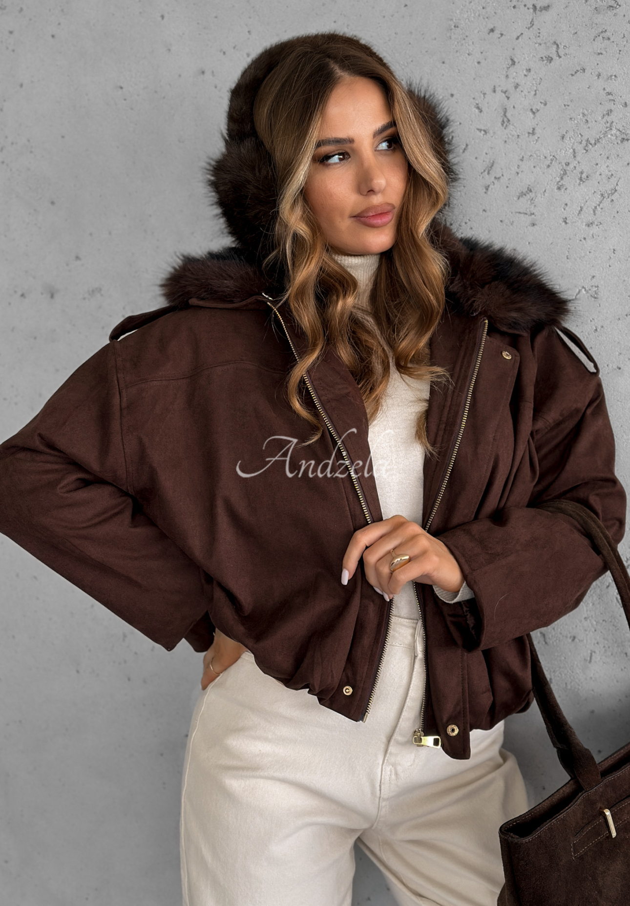 Kurze Wildlederjacke mit Pelzbesatz Snuggle In Schokoladenbraun