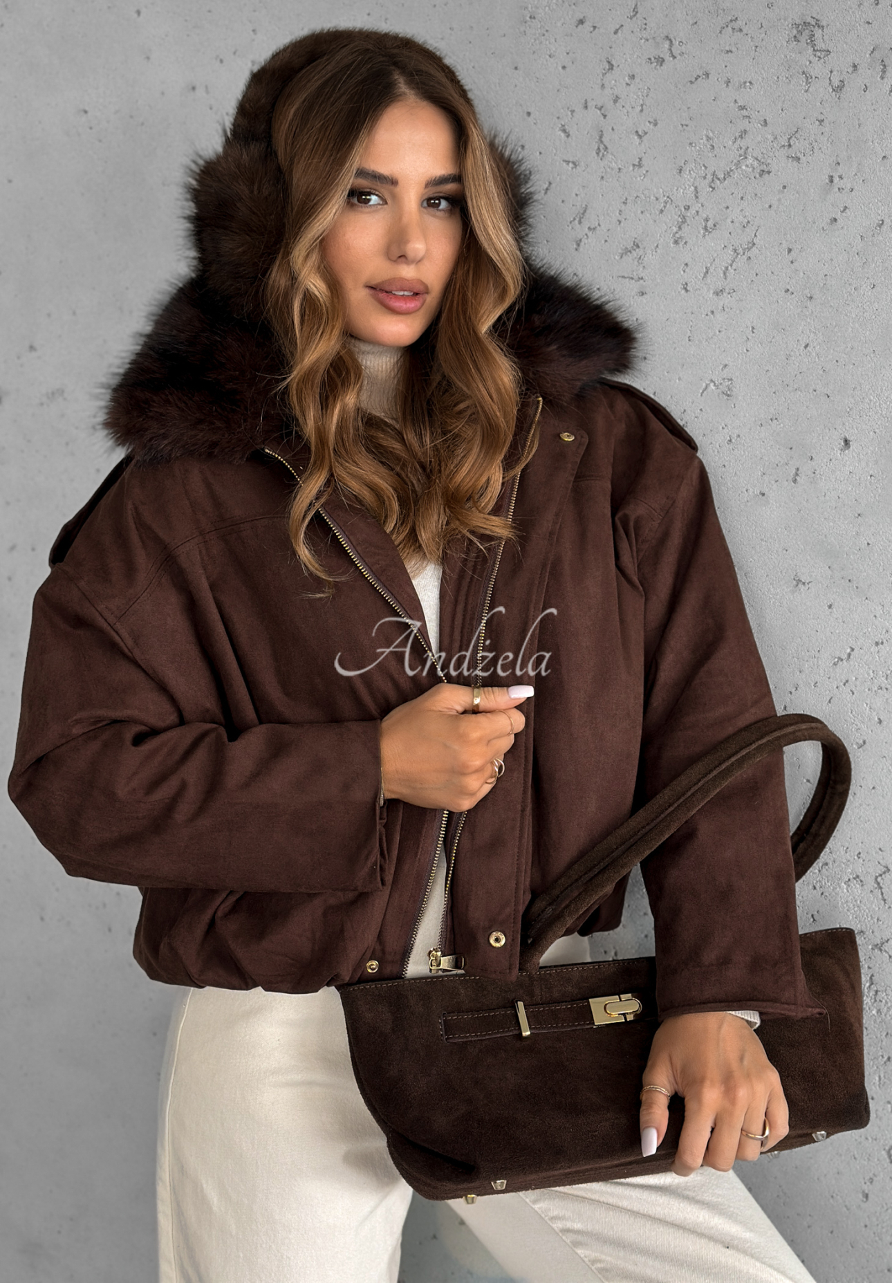 Kurze Wildlederjacke mit Pelzbesatz Snuggle In Schokoladenbraun