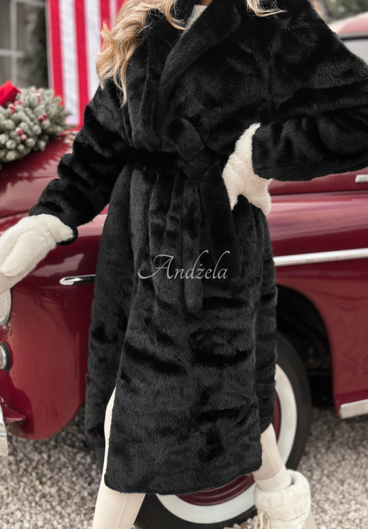 Langer Fellmantel Beside The Fire Schwarz