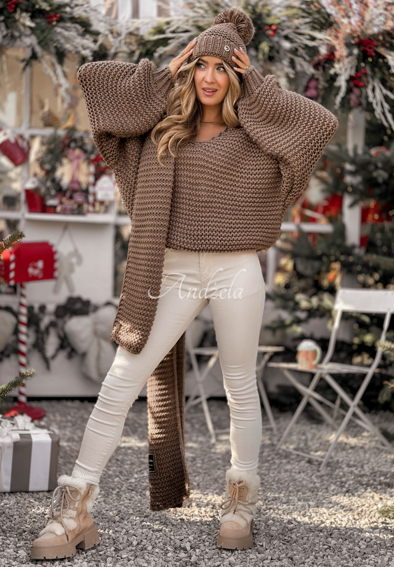 Gestrickter Wollpullover Winter Is Calling Mokkafarben