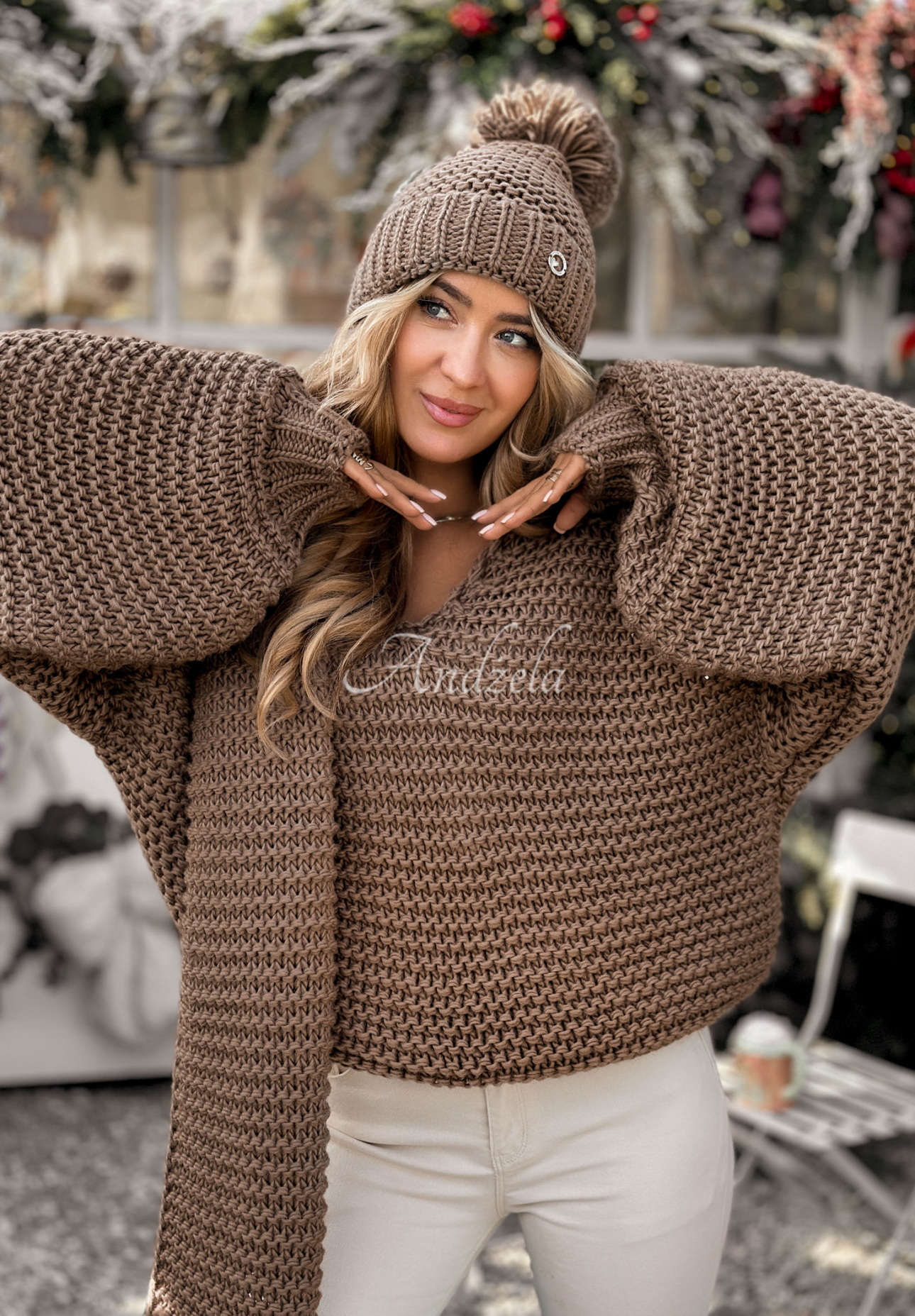 Gestrickter Wollpullover Winter Is Calling Mokkafarben