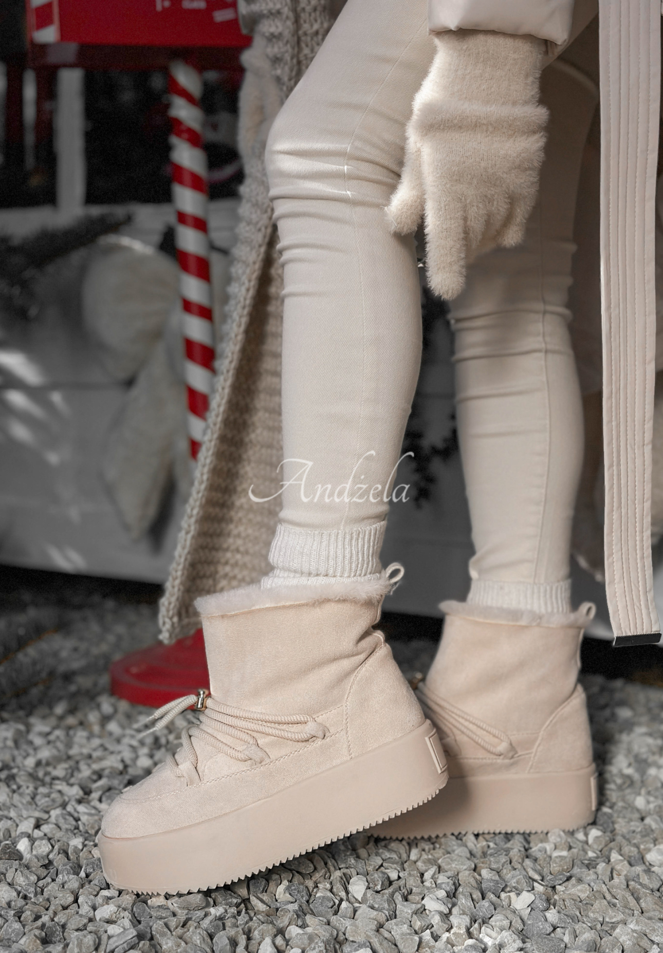 Kurze Wildleder-Schneestiefel mit Schnürung Cold As Ice Hell Beige