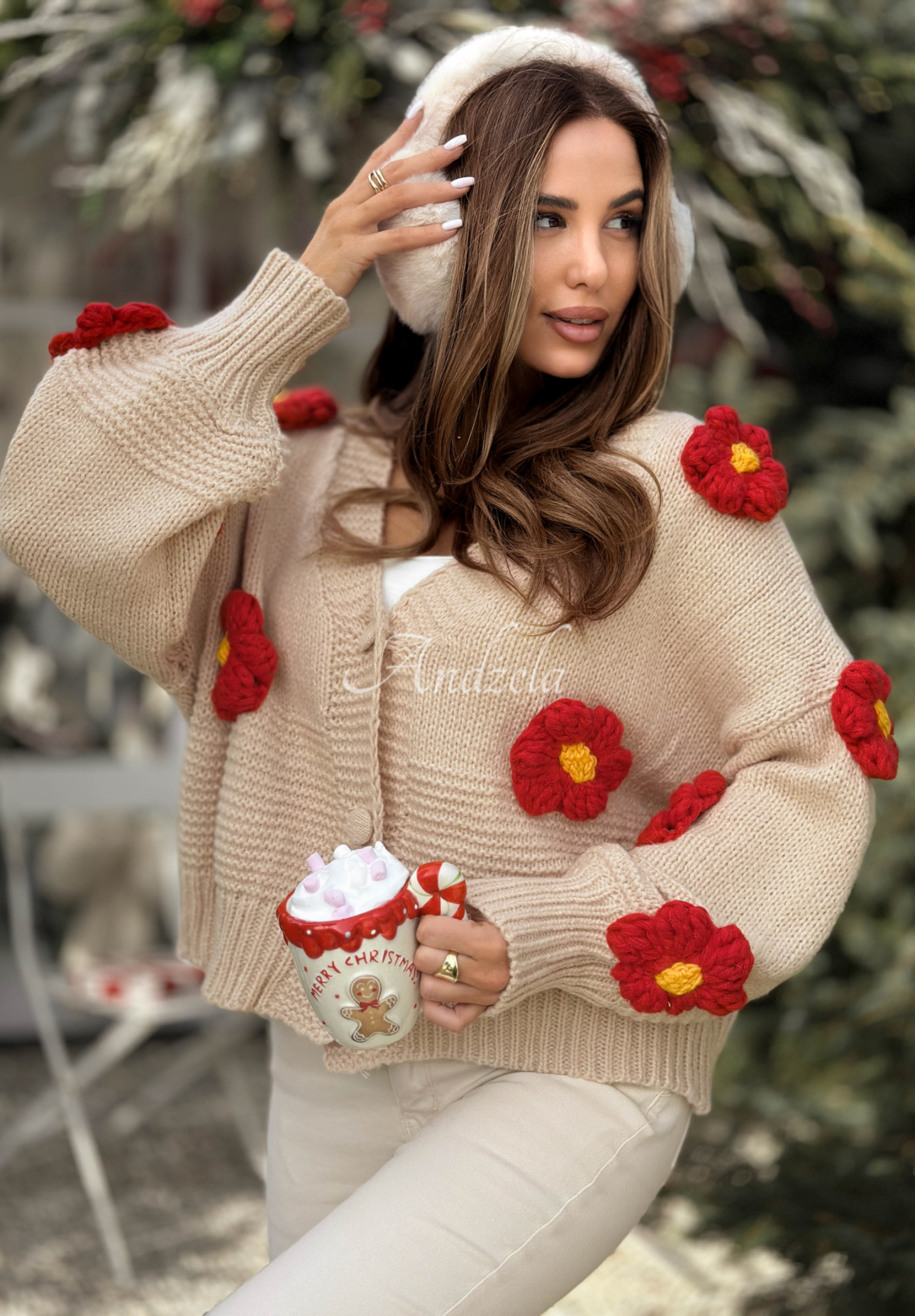 Kurzer Cardigan mit Blumen Puffy Flowers Beige