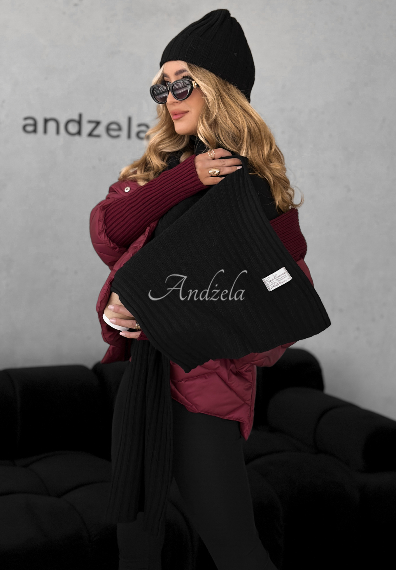 Geripptes Set aus Mütze und Schal aus Wolle und Kaschmir Snow Dates Schwarz