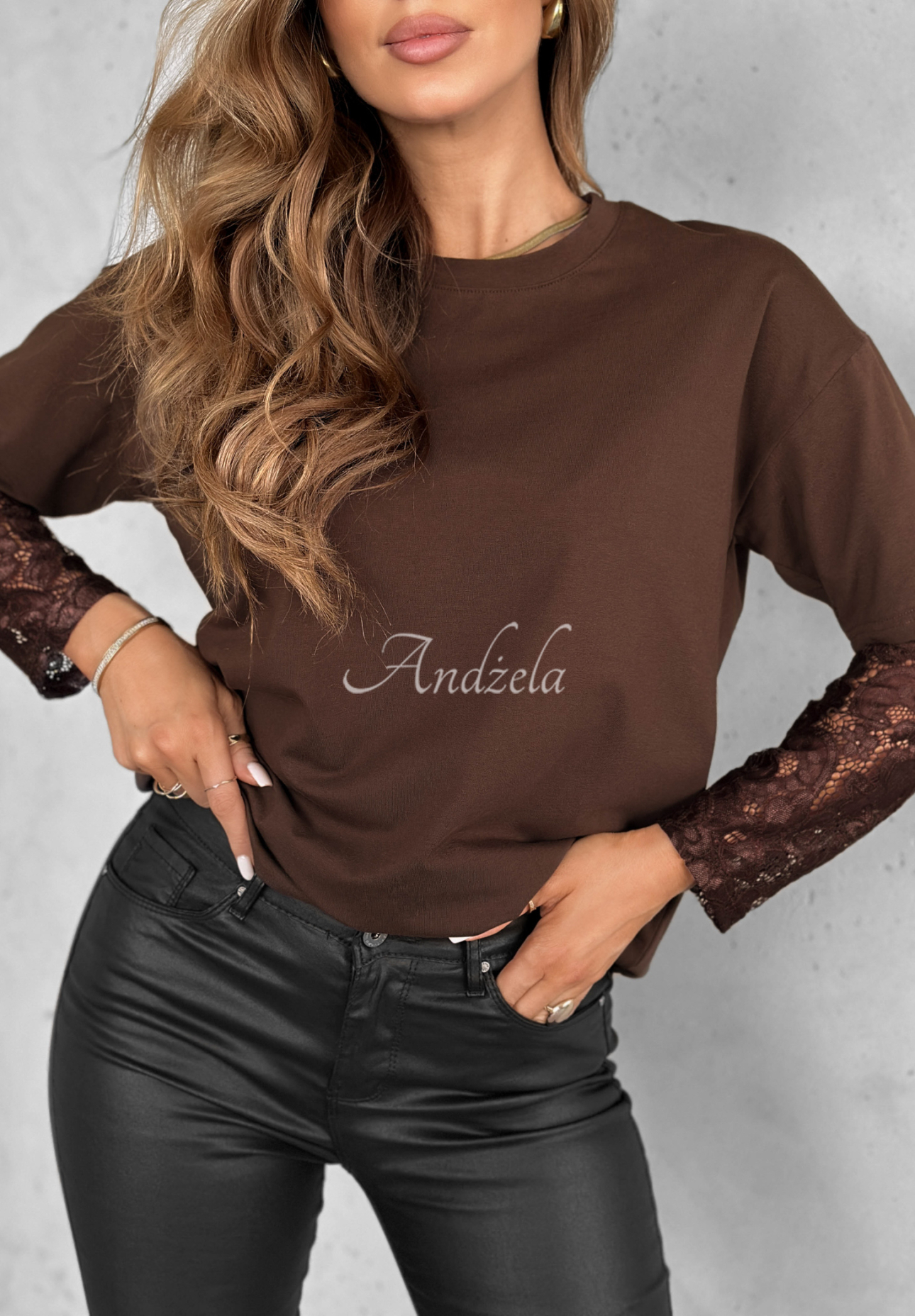 T-Shirt mit Ärmeln aus Spitze The Only Thing Schokoladenbraun