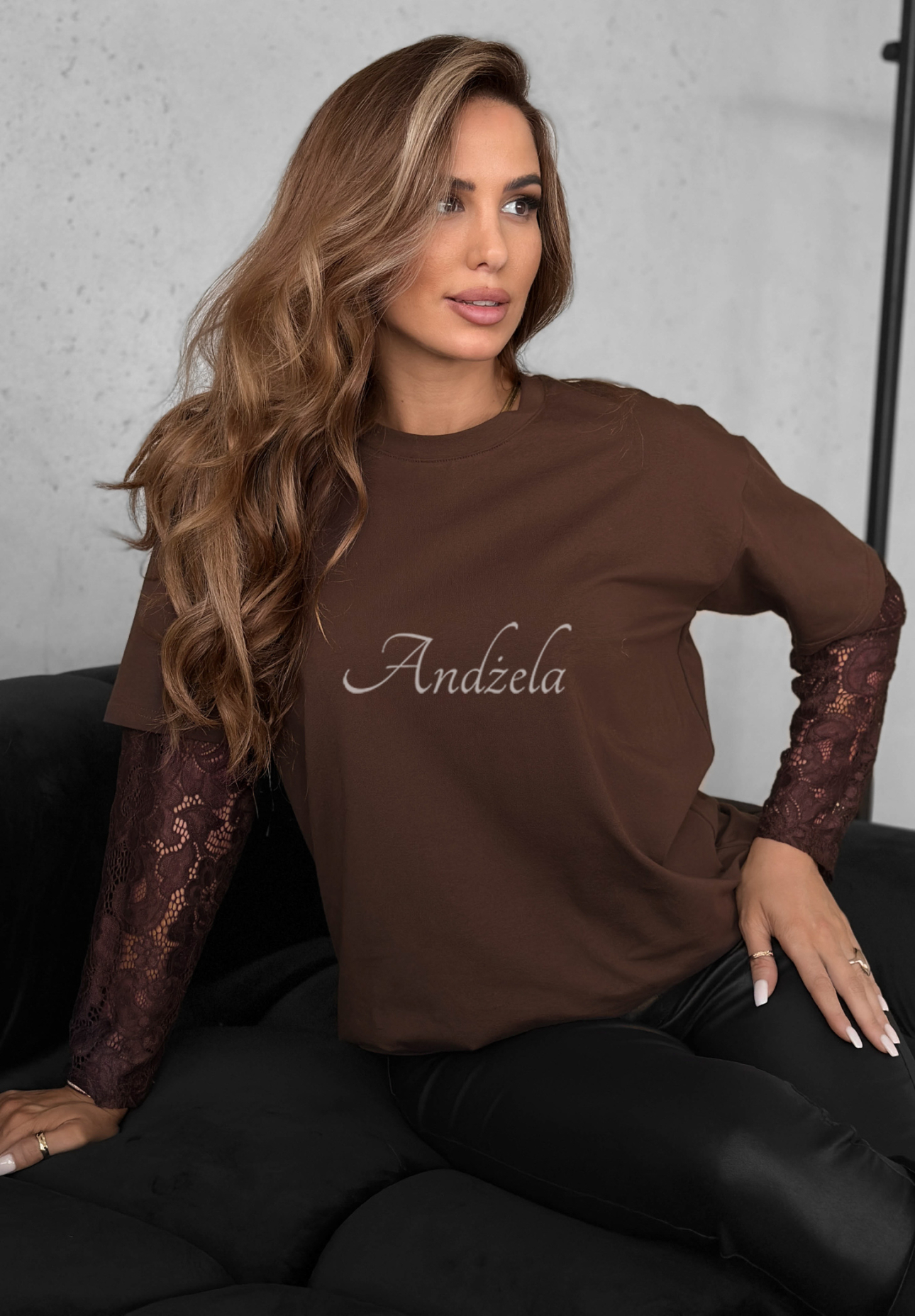 T-Shirt mit Ärmeln aus Spitze The Only Thing Schokoladenbraun