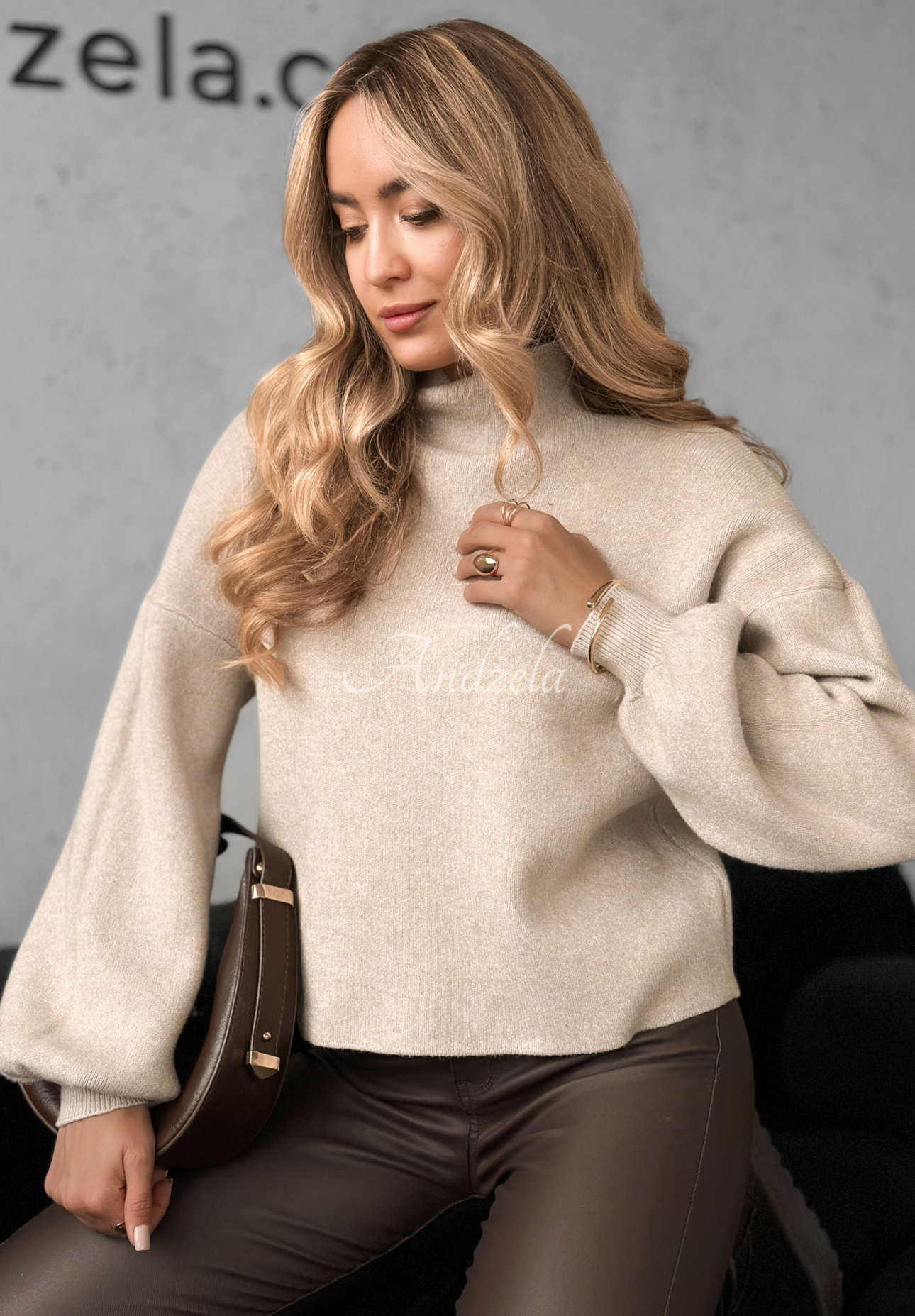 Rollkragenpullover aus Viskose Hear My Words Beige