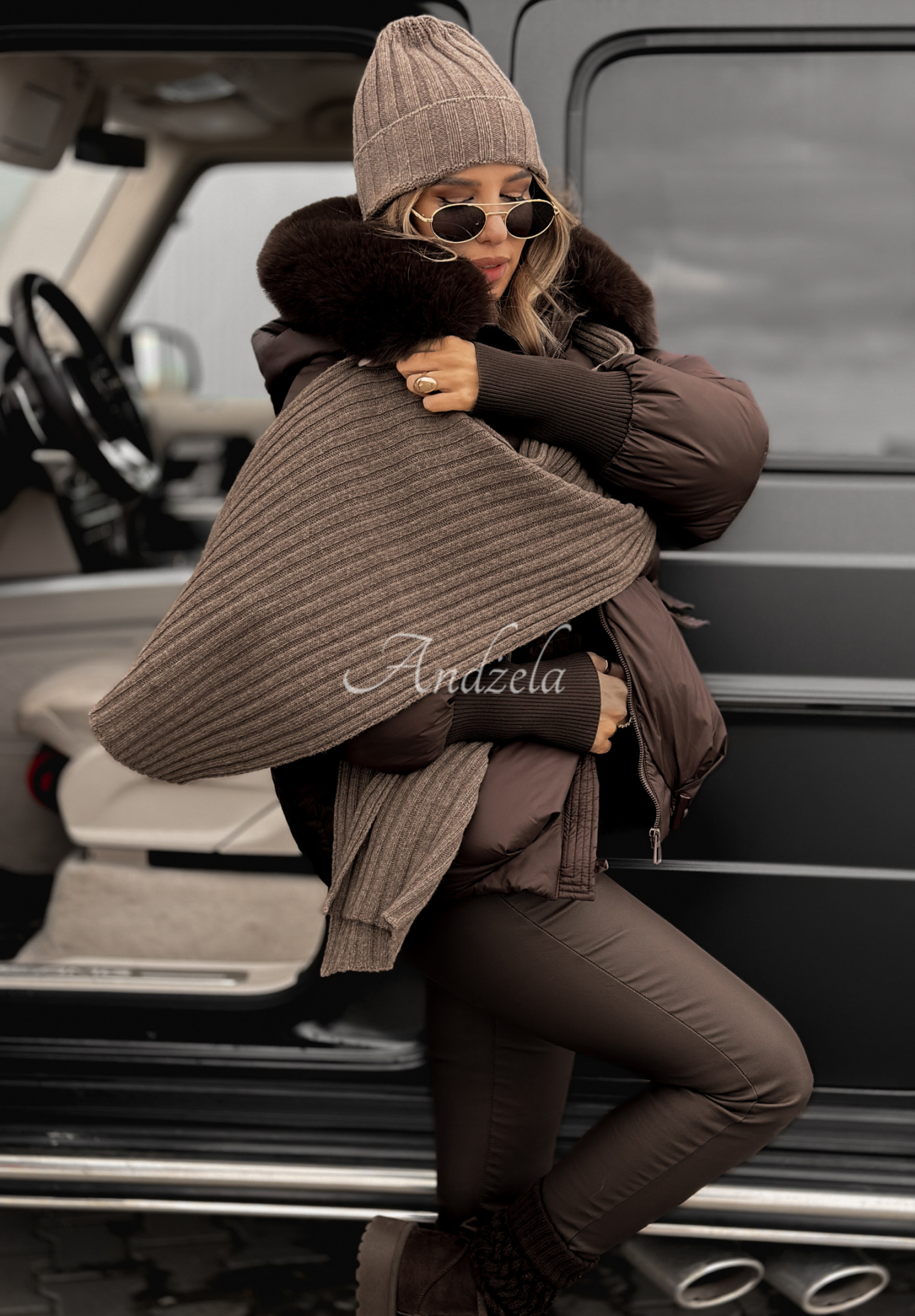 Geripptes Set aus Mütze und Schal aus Wolle und Kaschmir Snow Dates Beige