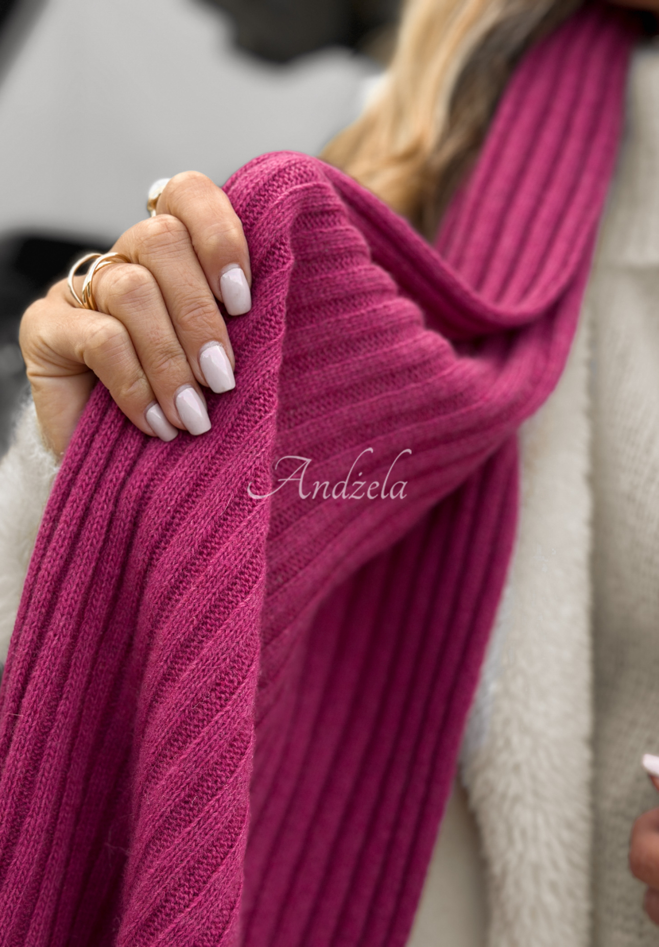 Geripptes Set aus Mütze und Schal aus Wolle und Kaschmir Snow Dates Fuchsia