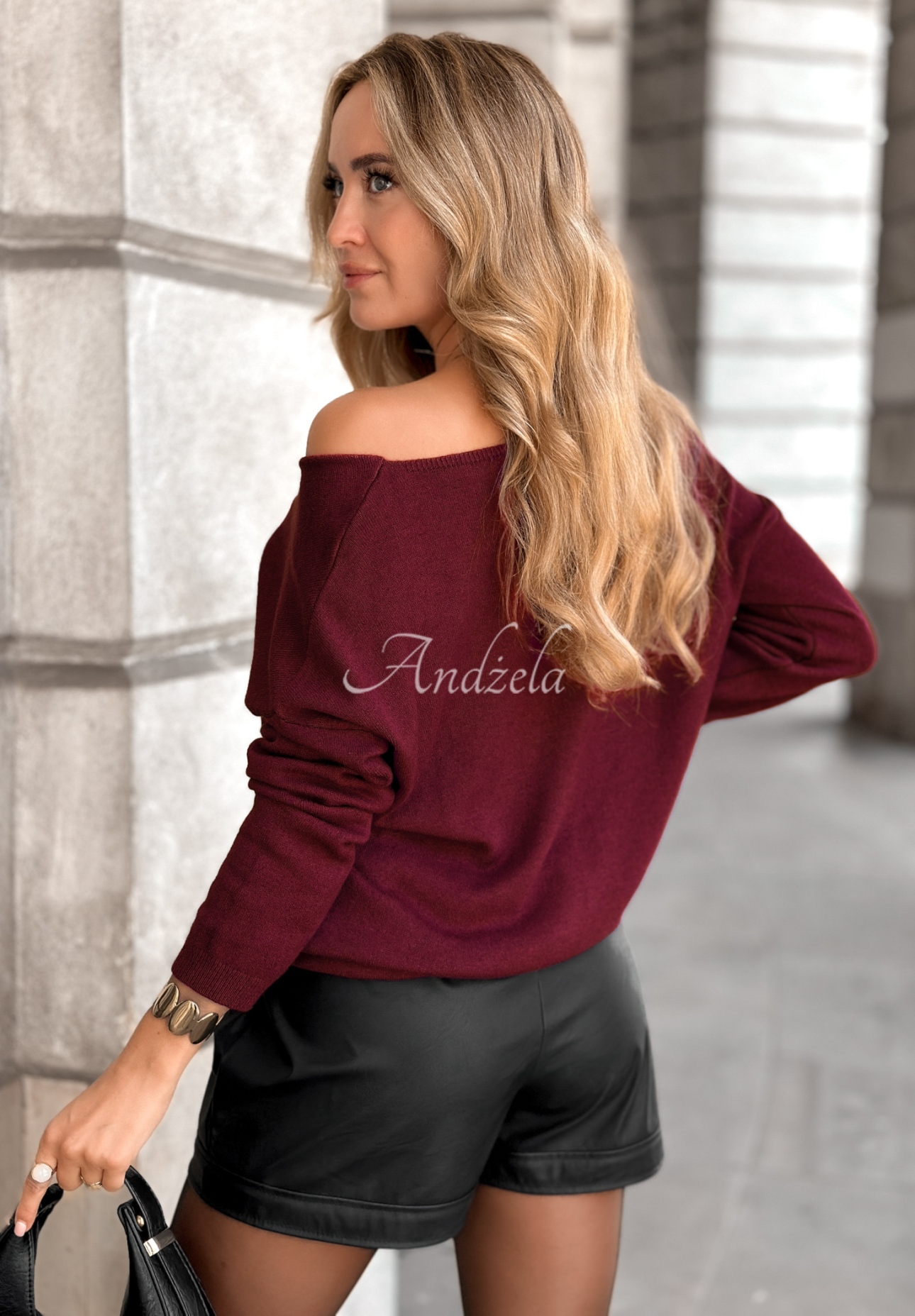 Leichter Pullover mit Ausschnitt Sensibility Burgunderrot