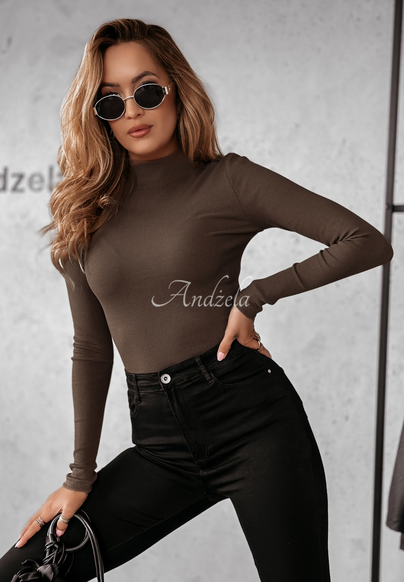 Gerippte Bluse mit Rollkragen Believe In Tomorrow Schokolade