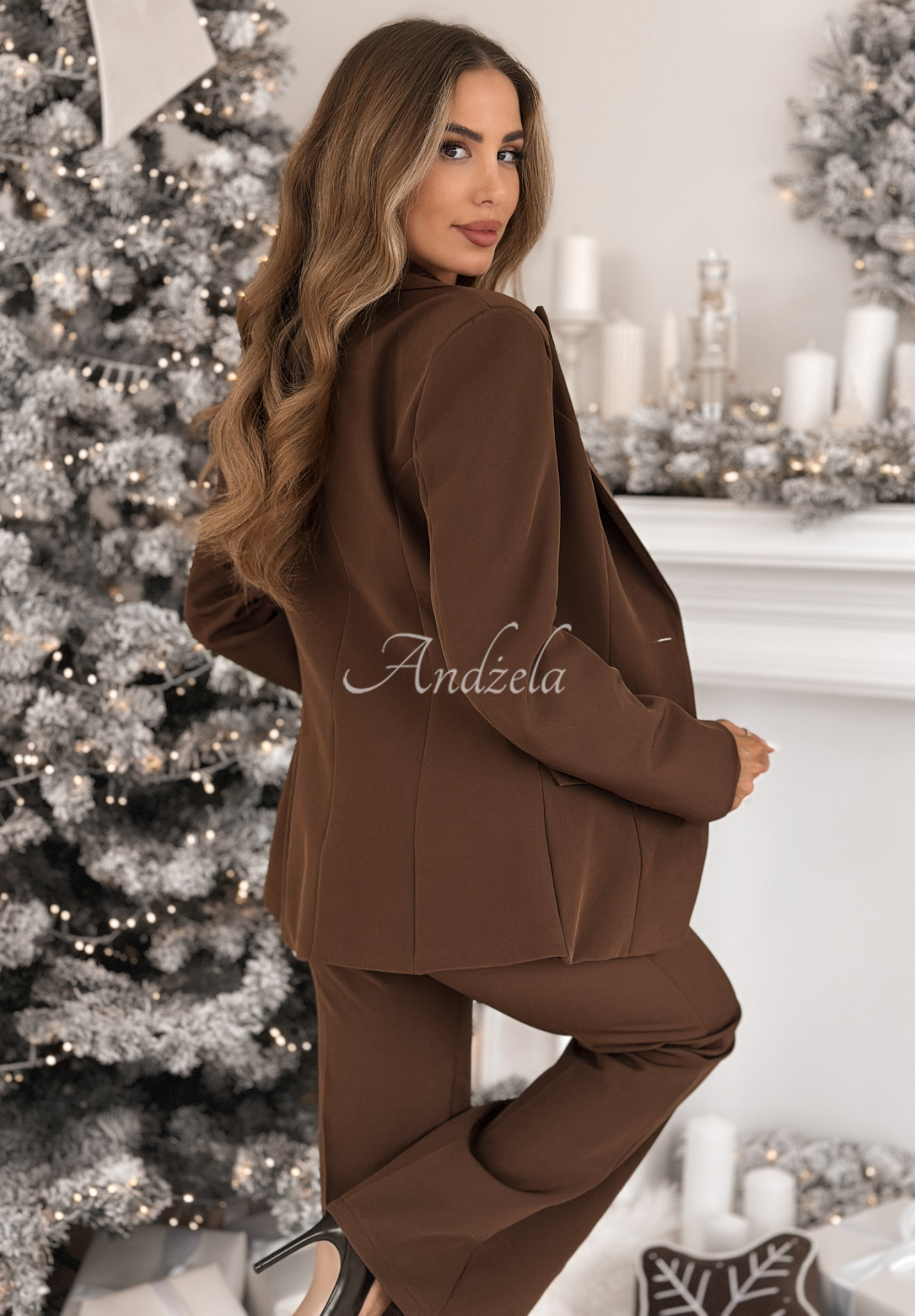 Set aus tailiertem Blazer und ausgestellter Hose Say My Name Schokoladenbraun