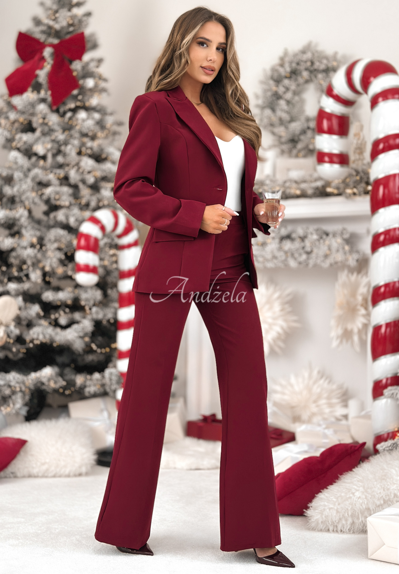 Set aus tailiertem Blazer und ausgestellter Hose Say My Name Burgunderrot