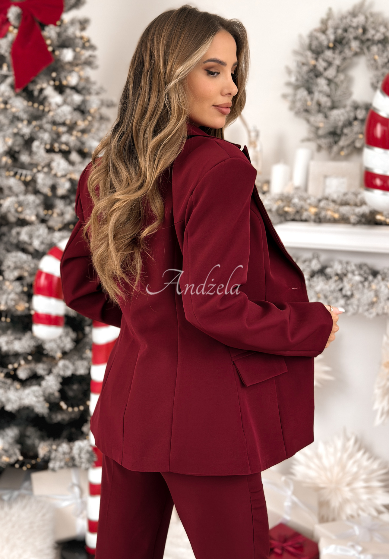 Set aus tailiertem Blazer und ausgestellter Hose Say My Name Burgunderrot