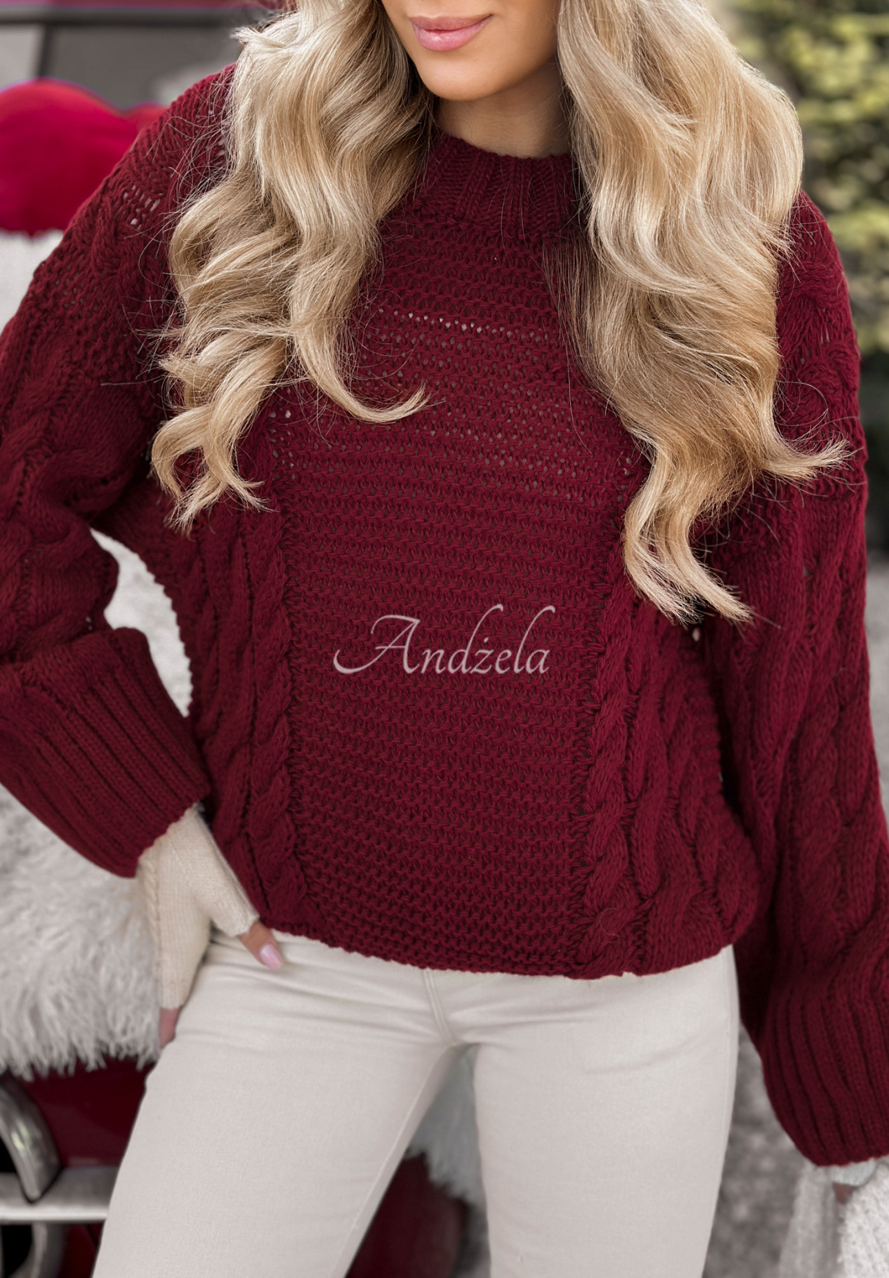 Dekorativ gestrickter Pullover Snuggle Weather Burgunderrot