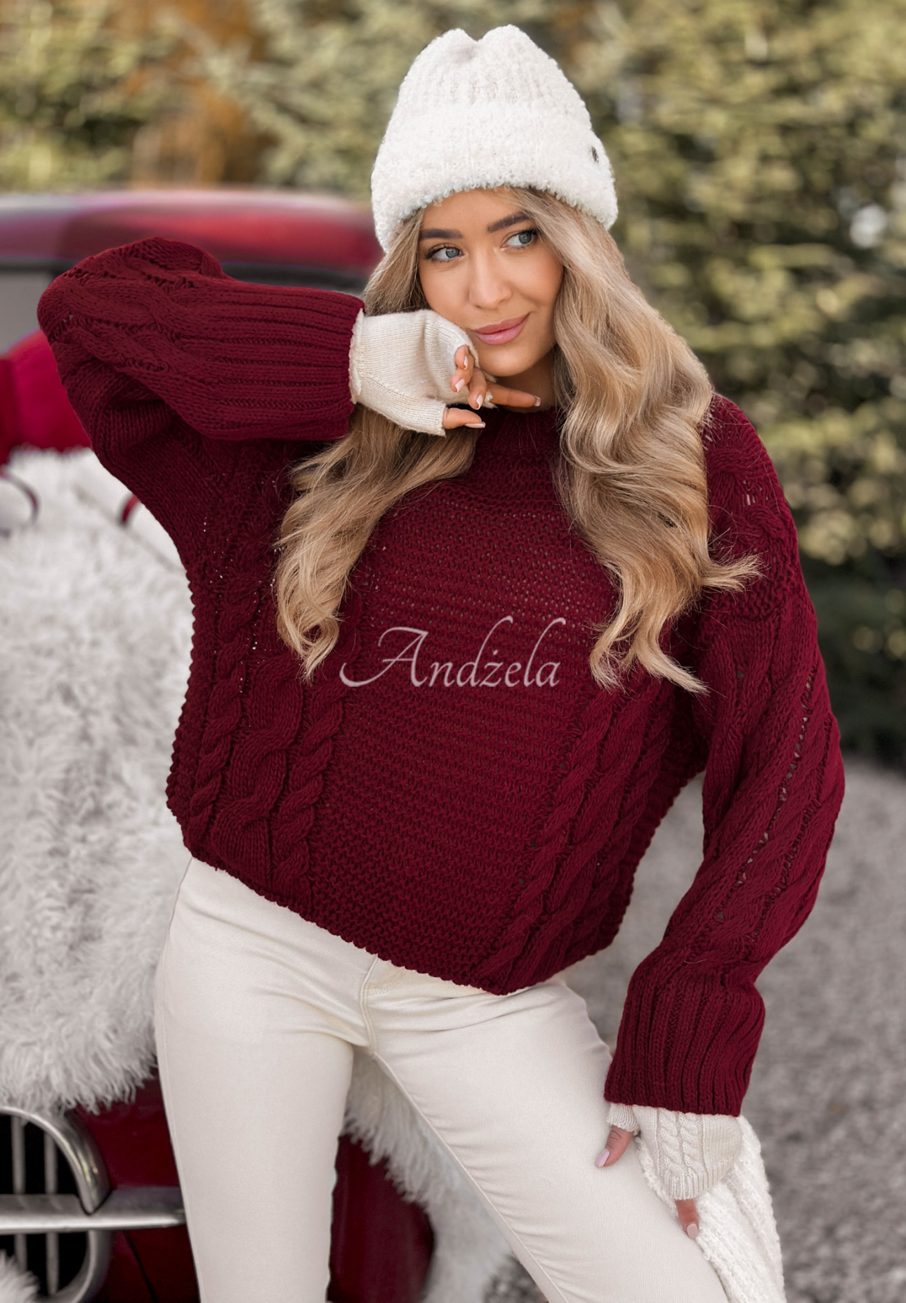 Dekorativ gestrickter Pullover Snuggle Weather Burgunderrot