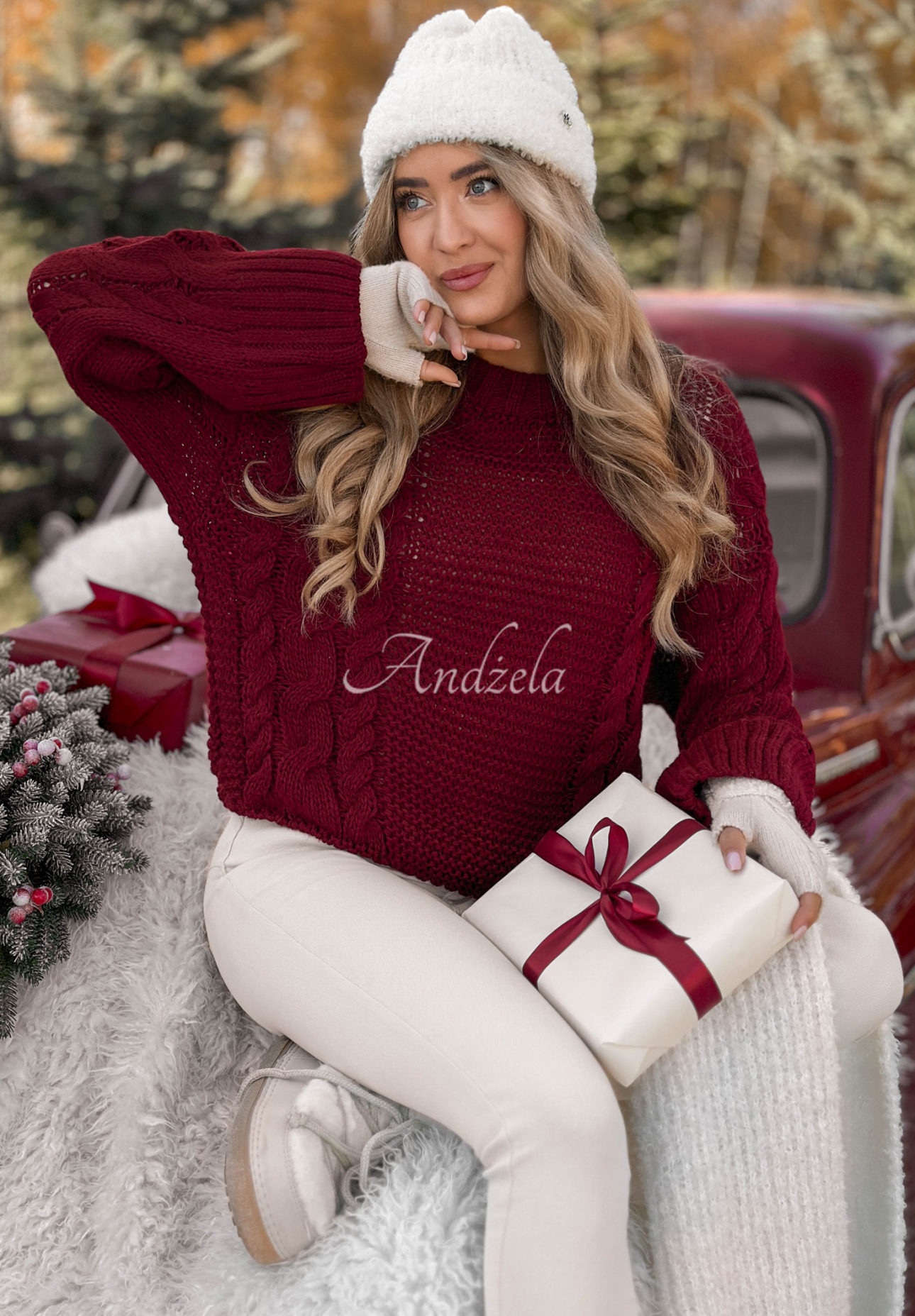 Dekorativ gestrickter Pullover Snuggle Weather Burgunderrot