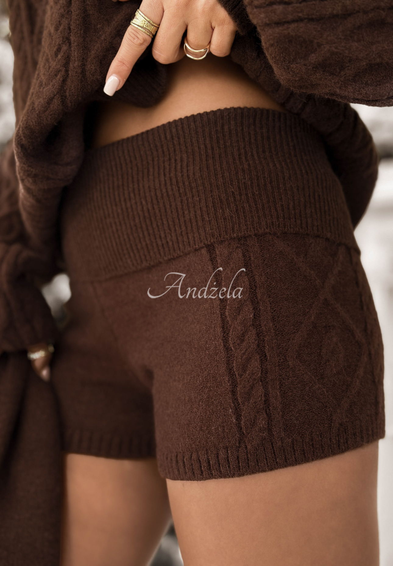 3in1-Set: Pullover mit Schal und Shorts Northern Attitude Schokoladenbraun