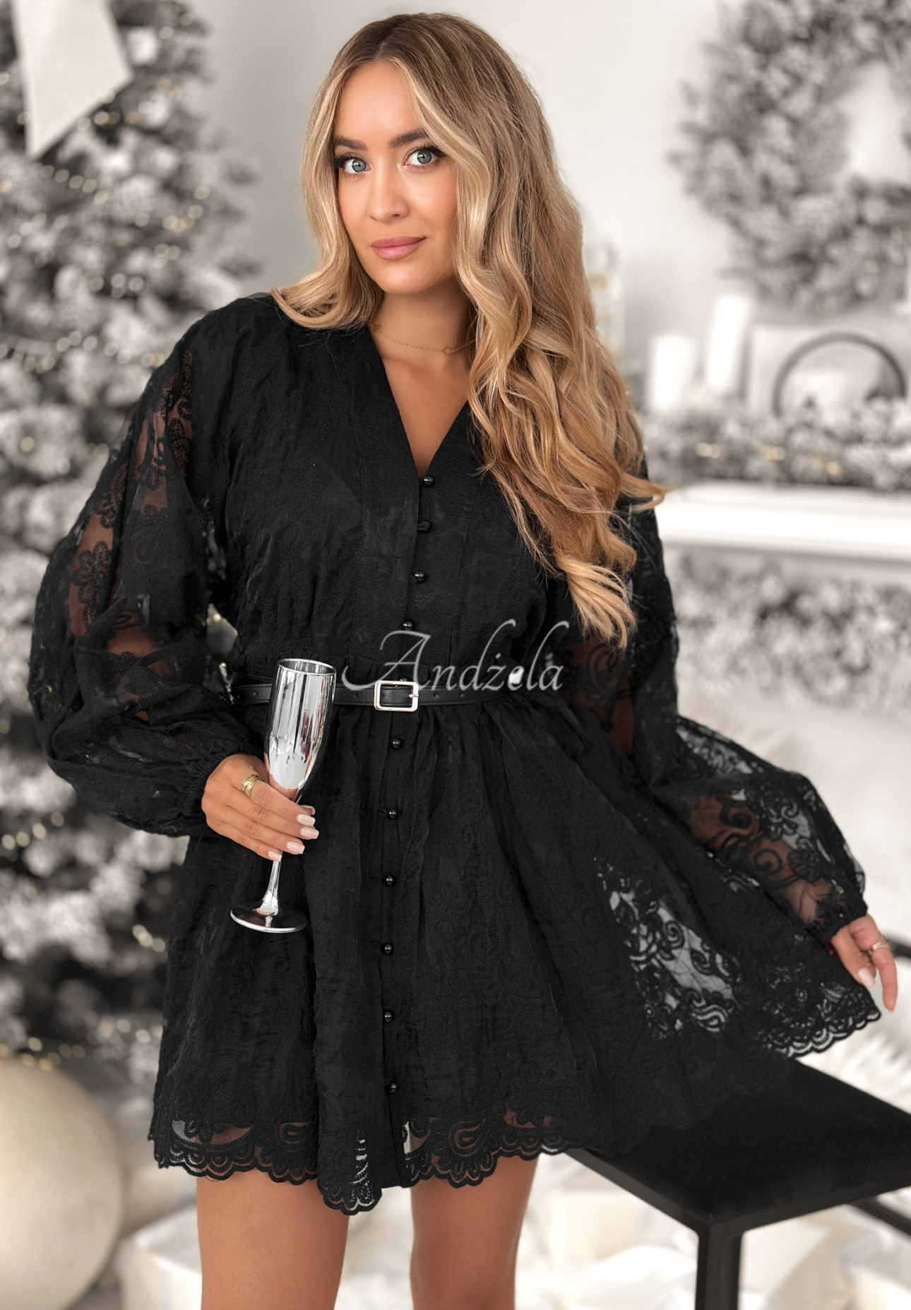 Kleid aus Spitze Falling For Me Schwarz