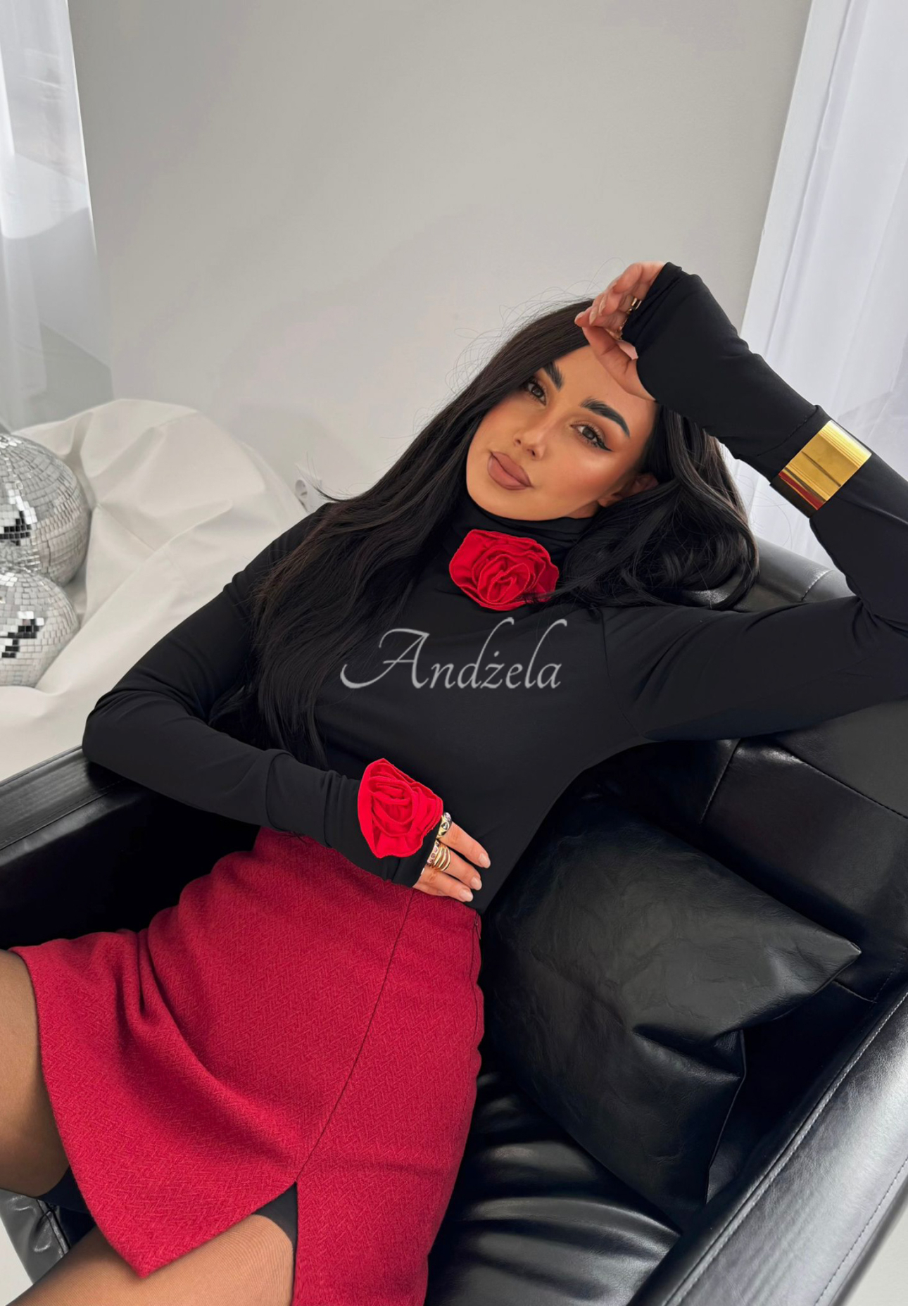 Bluse mit Rollkragen und Rosen La Milla Bouquet Of Roses Schwarz