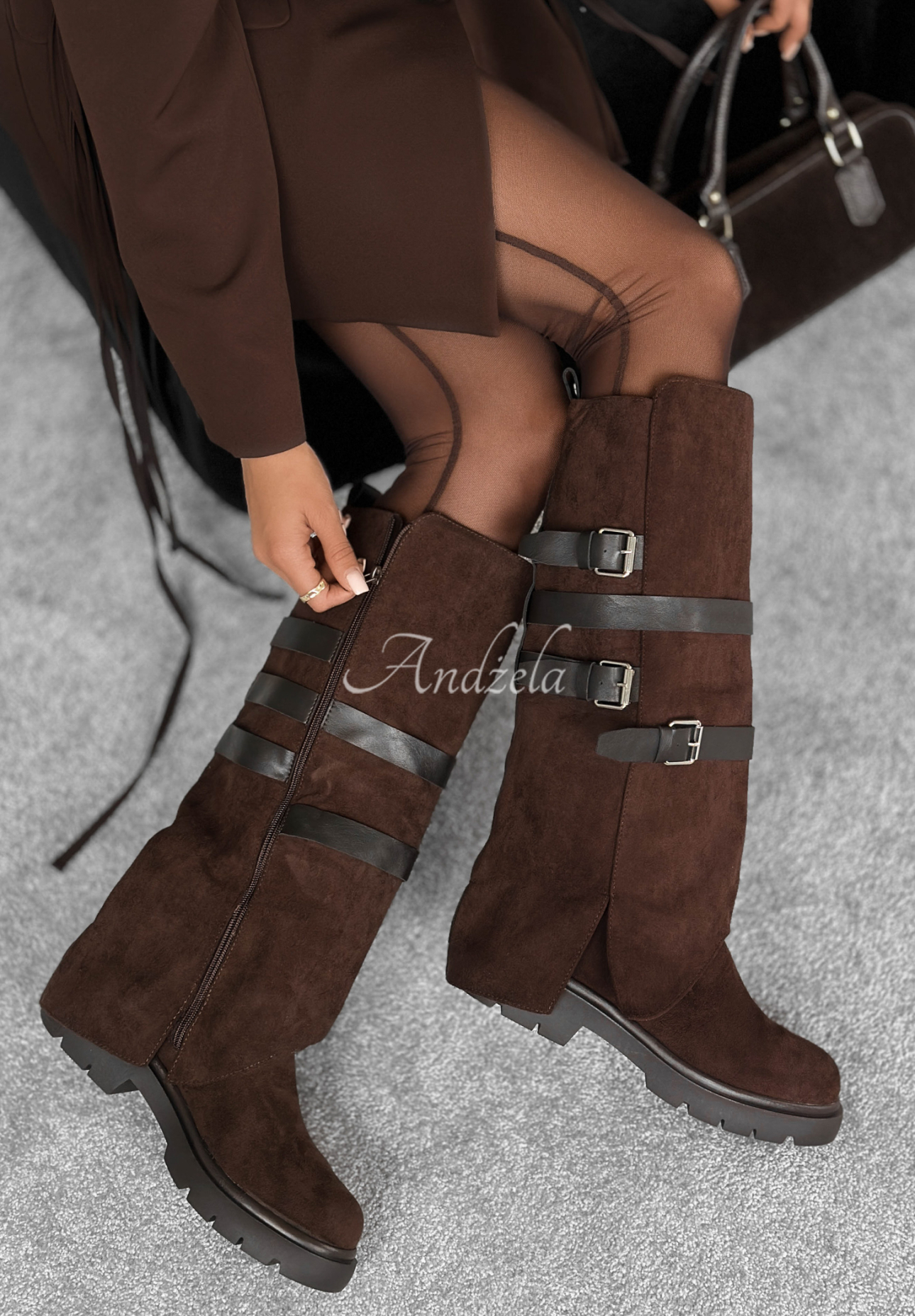 Stiefel aus Wildlederimitat mit Schnallen Past Behind Me Schokoladenbraun