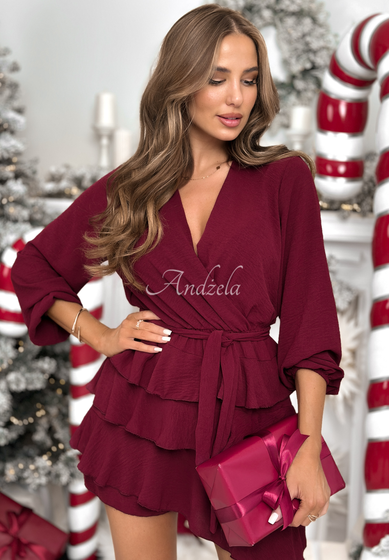 Kurzer Jumpsuit mit Rüschen Not Losing Me Burgunderrot