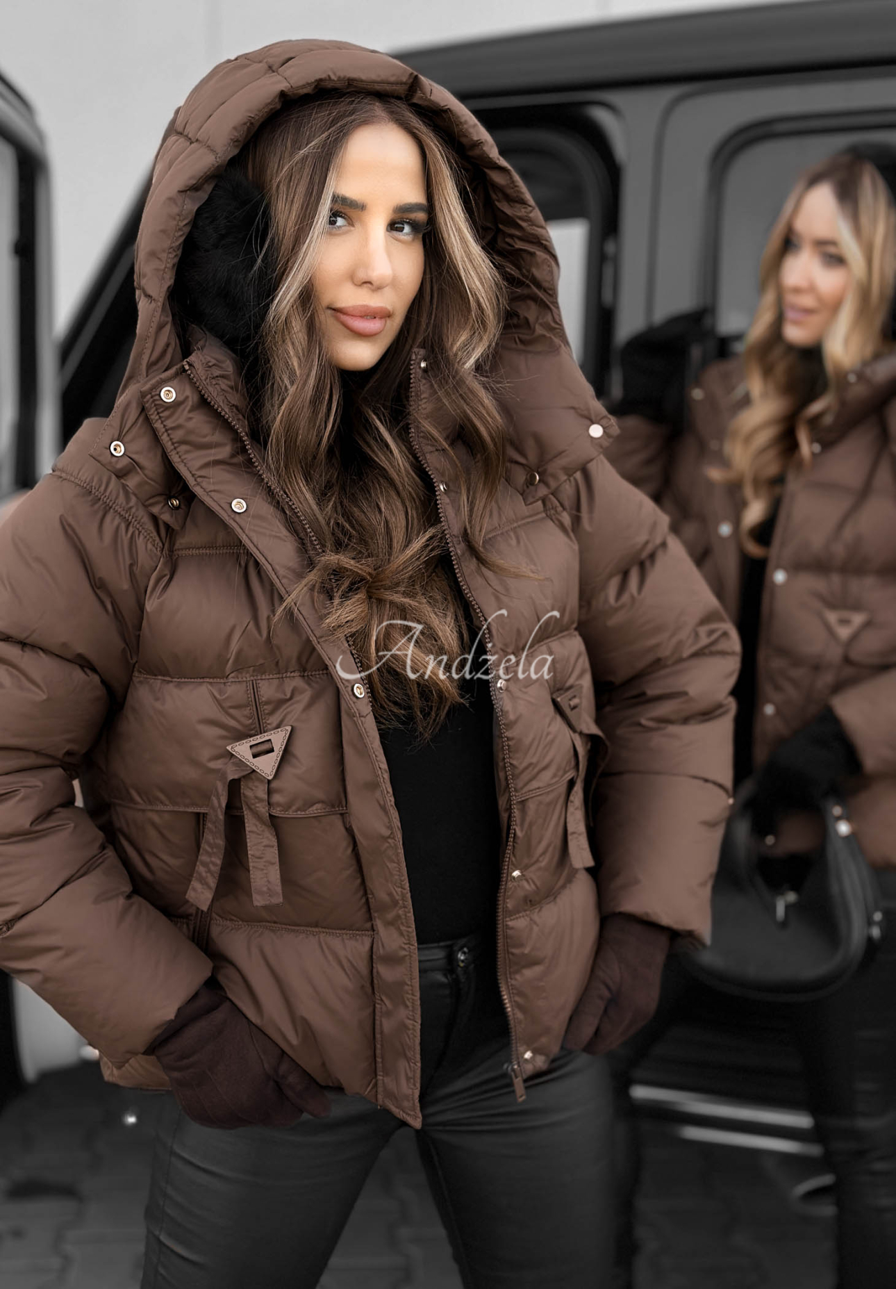 Kurze Steppjacke mit Kapuze Sister Winter Schokoladenbraun