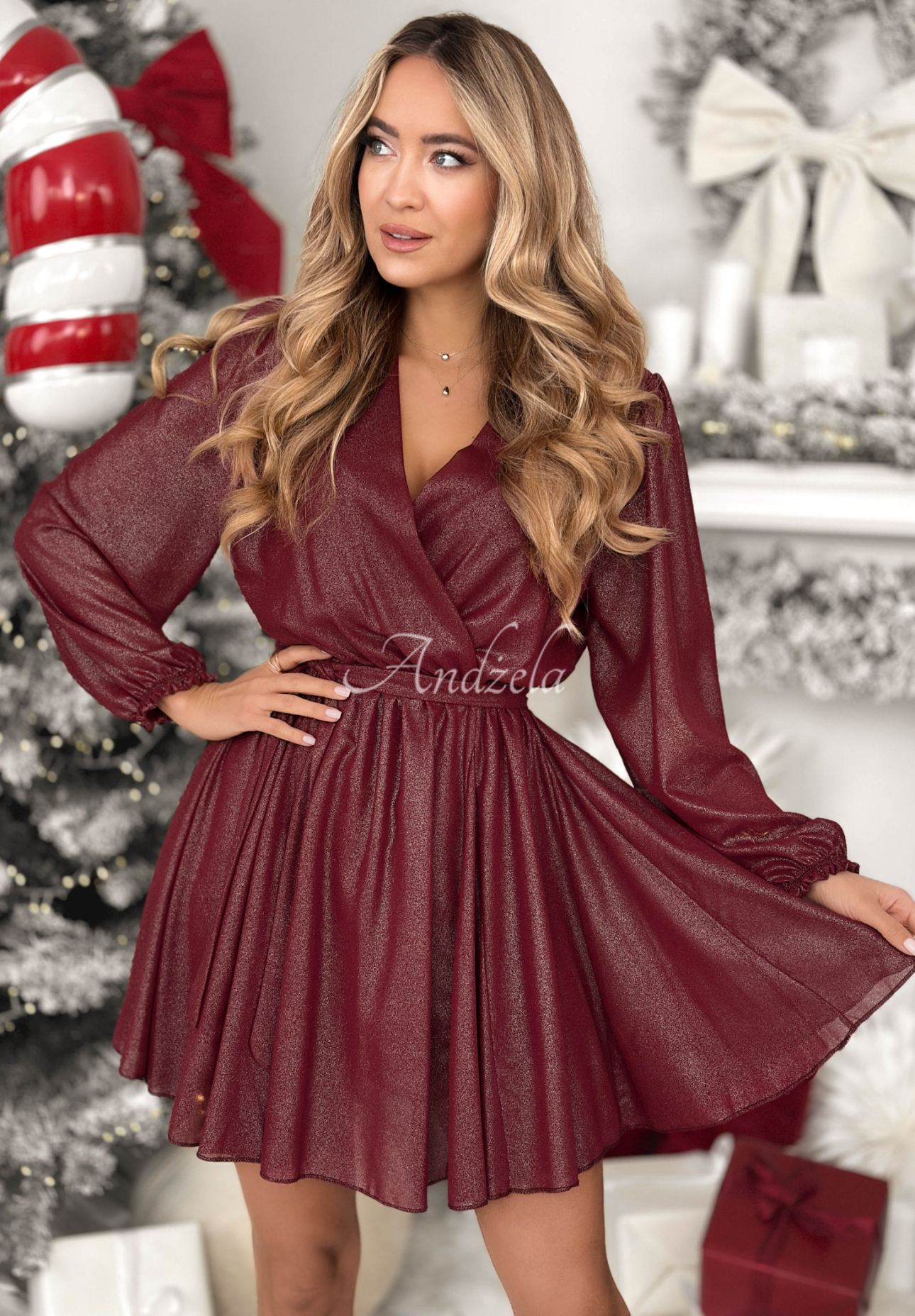 Glänzendes Minikleid mit Gürtel Never Texted Back Burgunderrot