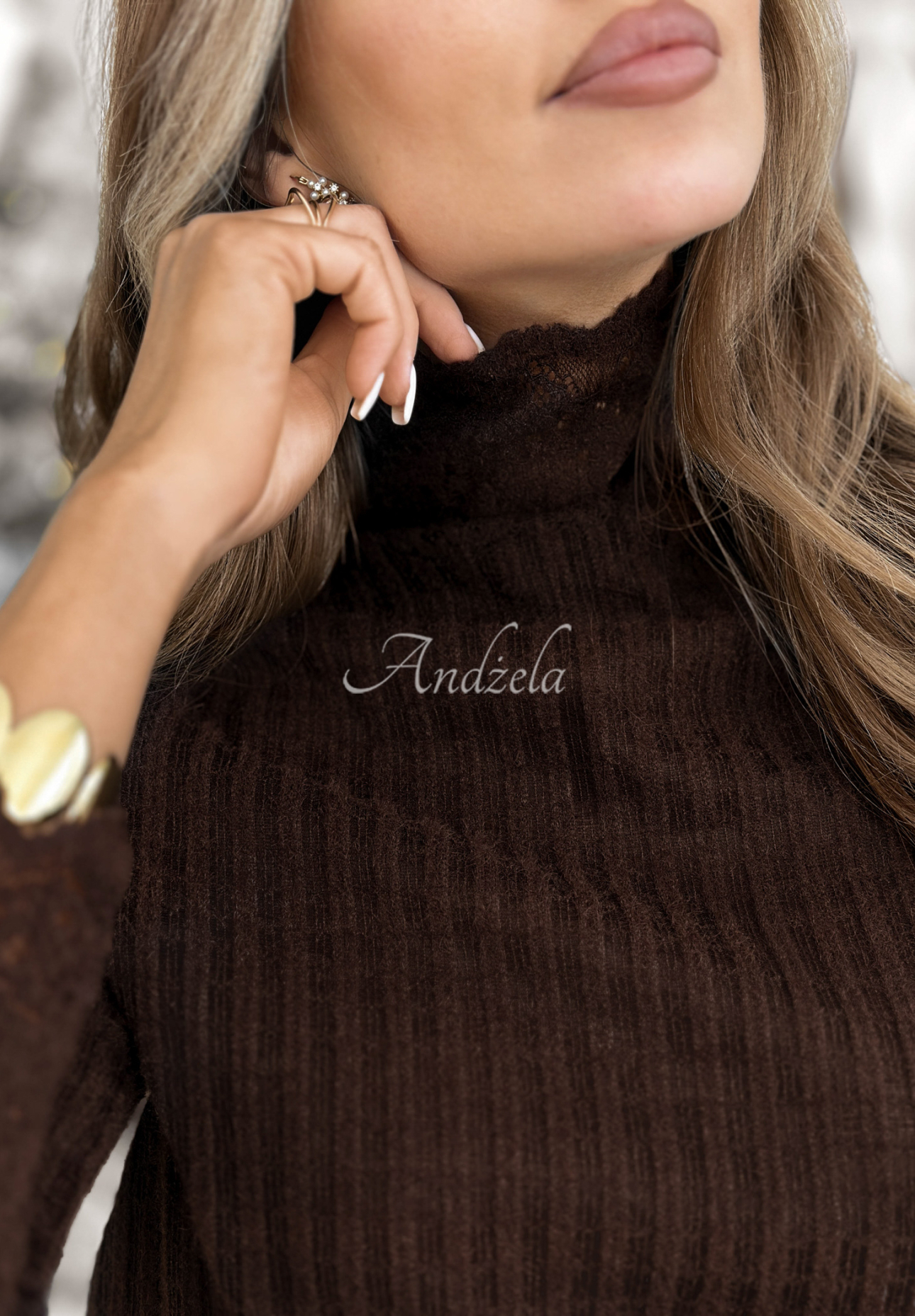 Gerippter Pullover mit Spitze Lacy Dreams Schokoladenbraun