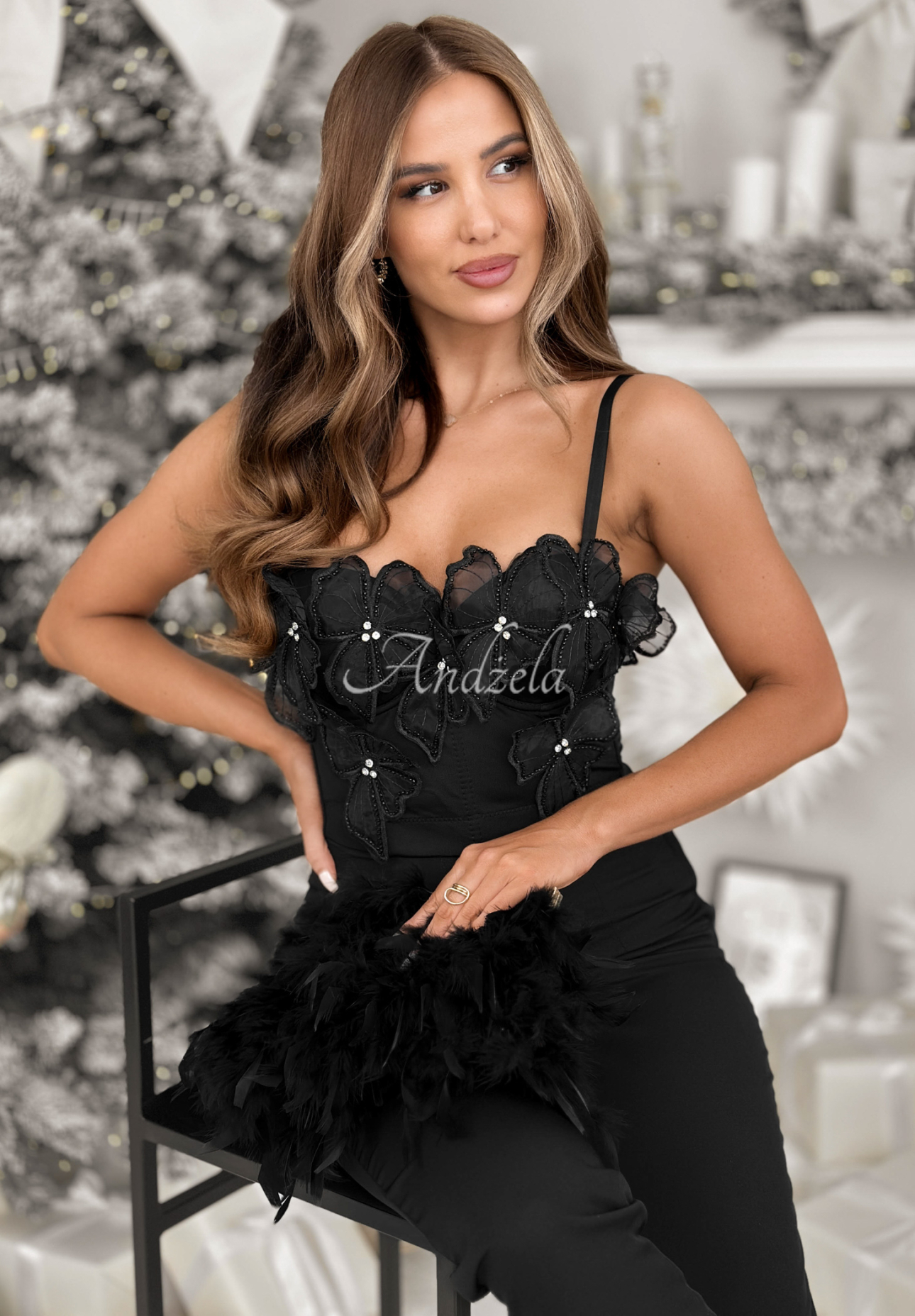 Kurzes Top mit Zierblumen Lady In Flowers Schwarz