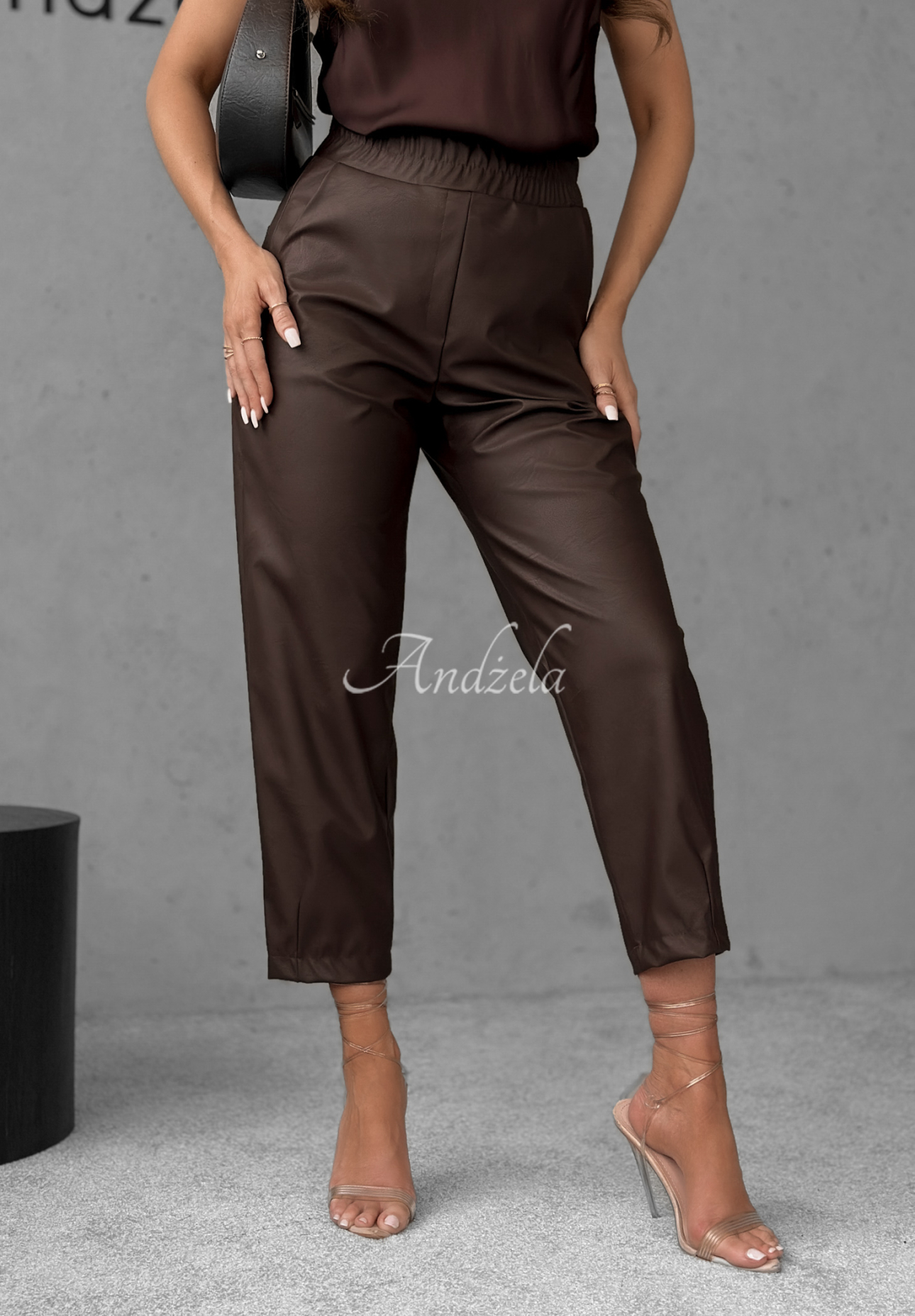 Wachshosen She Is Strong Schokoladenbraun