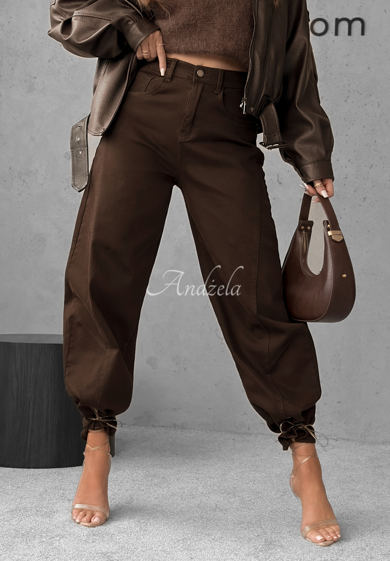 Ballon Jeans Say Less Schokoladenbraun