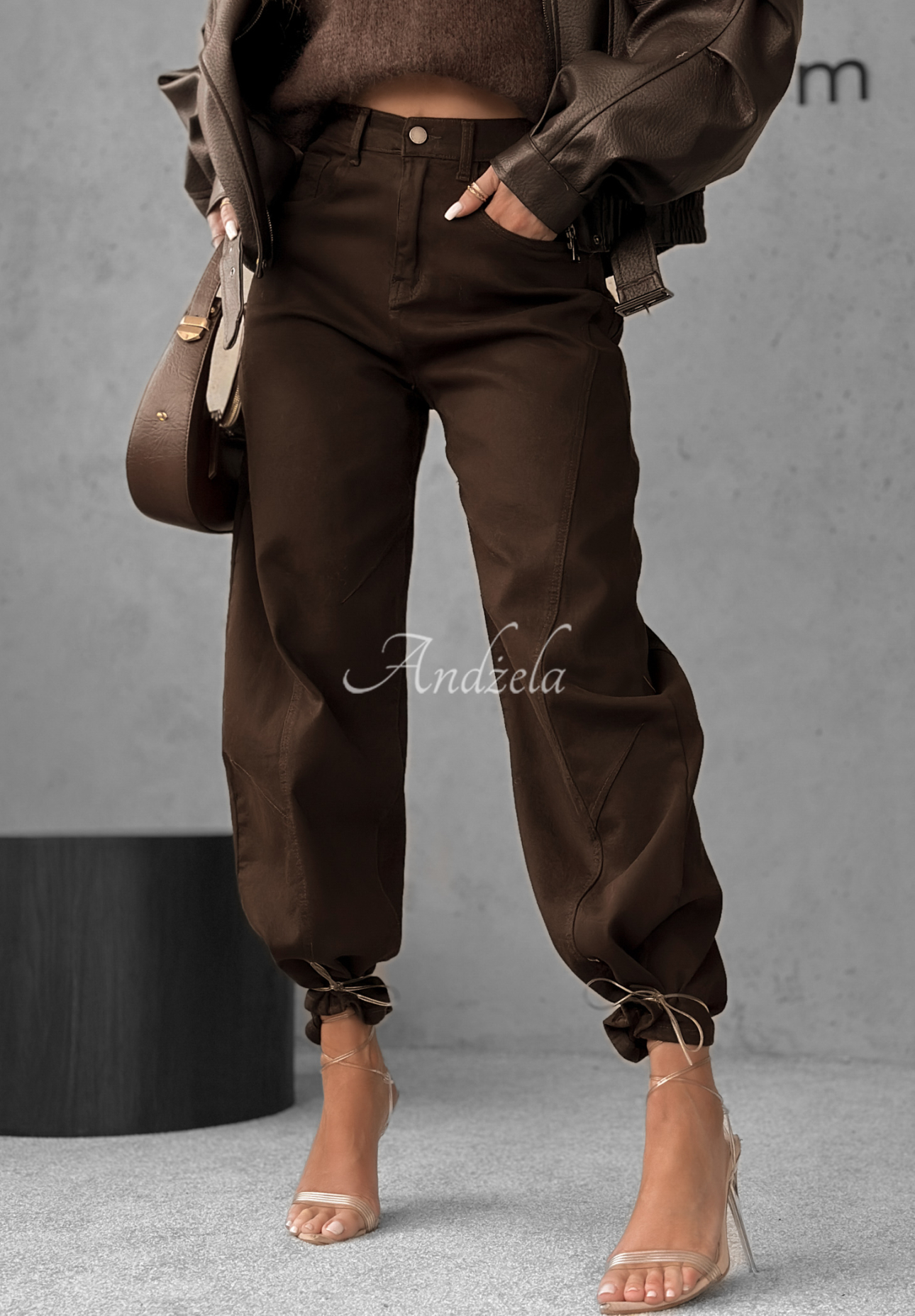 Ballon Jeans Say Less Schokoladenbraun