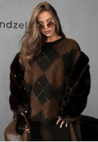 Długi sweter w romby Winter Things czekoladowo-czarny