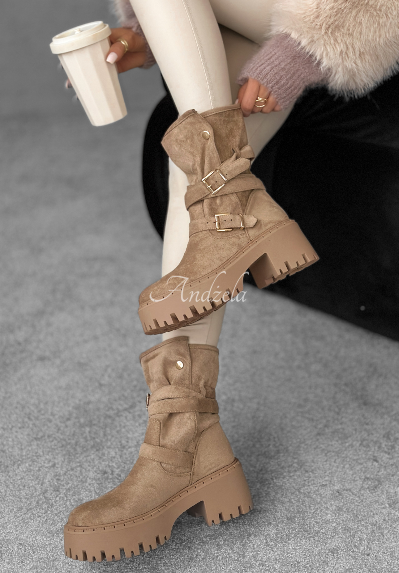 Suede boots with buckles Coldest Months beige