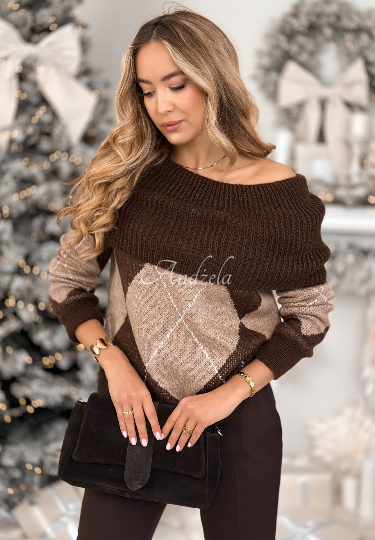 Schulterfreier Mohairpullover mit Rautenmuster Morning Glow Schokoladenbraun