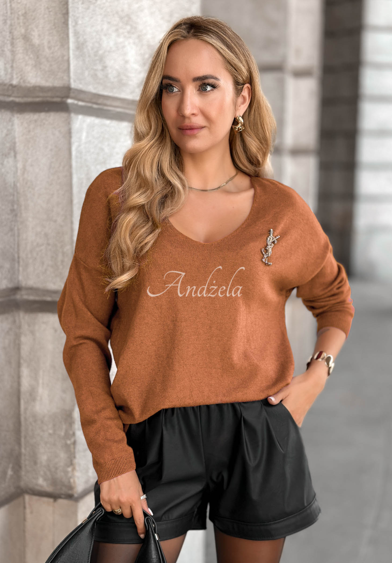 Leichter Pullover mit Ausschnitt Sensibility Camel II