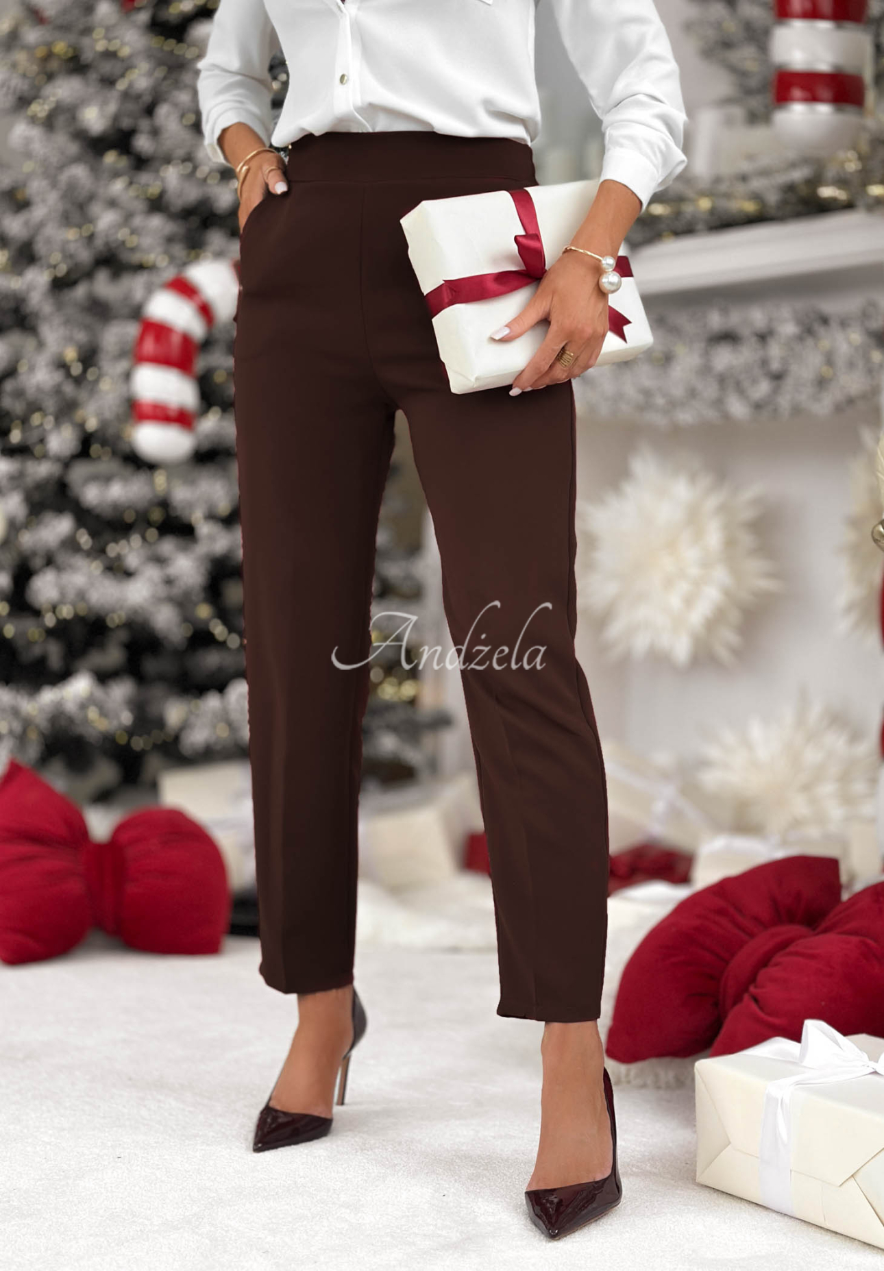 Zigarettenhosen No Idea Schokoladenbraun