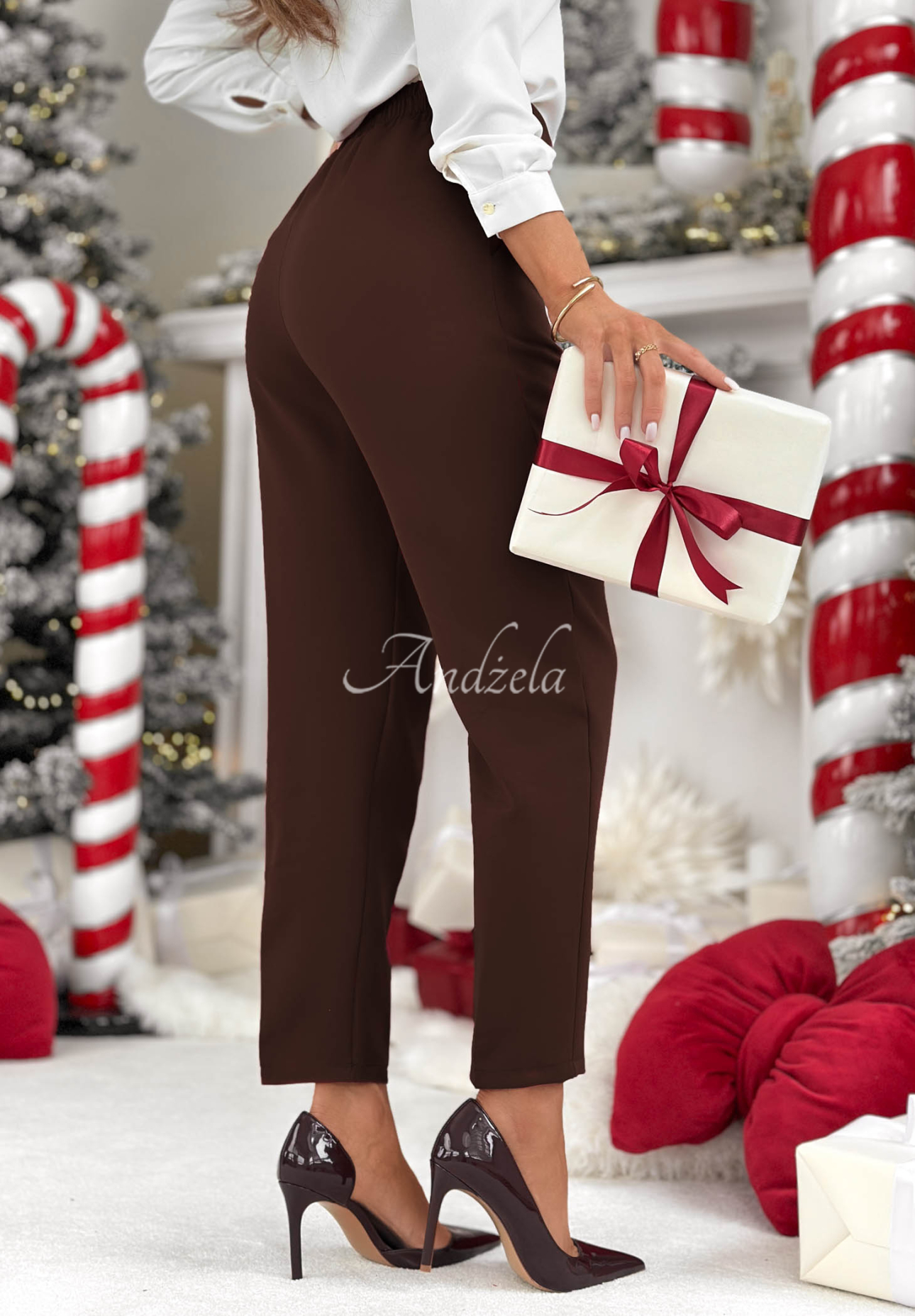 Zigarettenhosen No Idea Schokoladenbraun